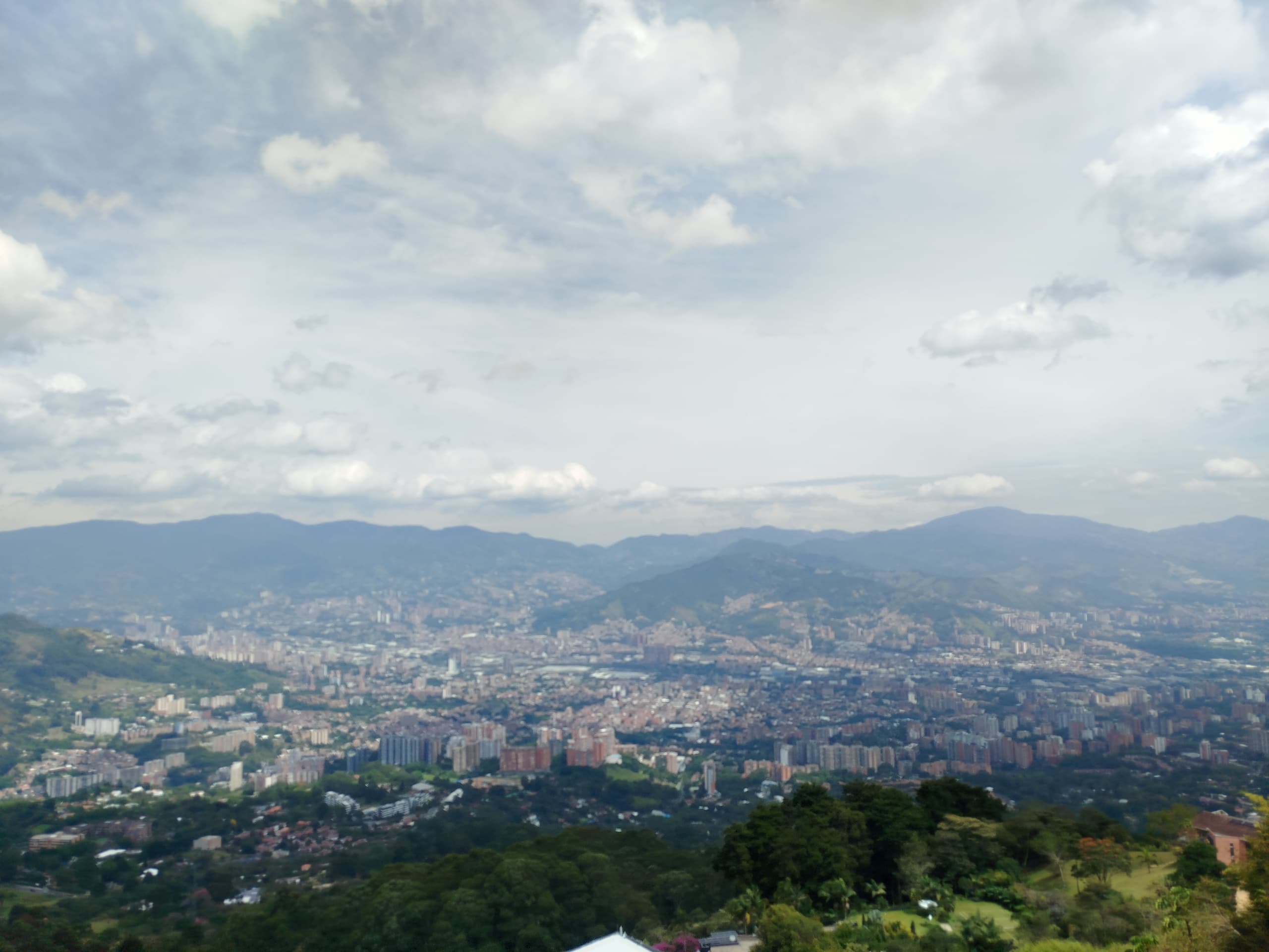 Casa Vivienda en arriendo en Las Palmas M, Poblado, Medellín — foto 1 de 20