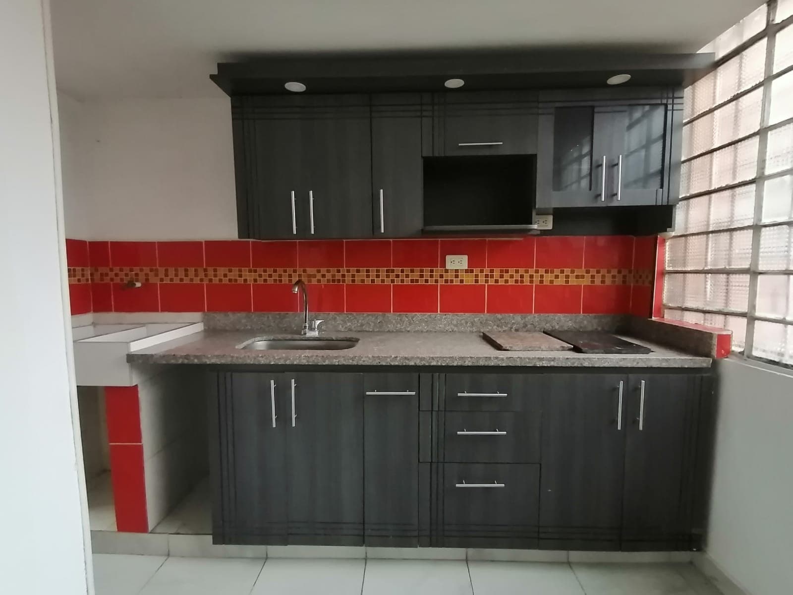 Apartaestudio en arriendo en El Velódromo, Laureles, Medellín — foto 1 de 11