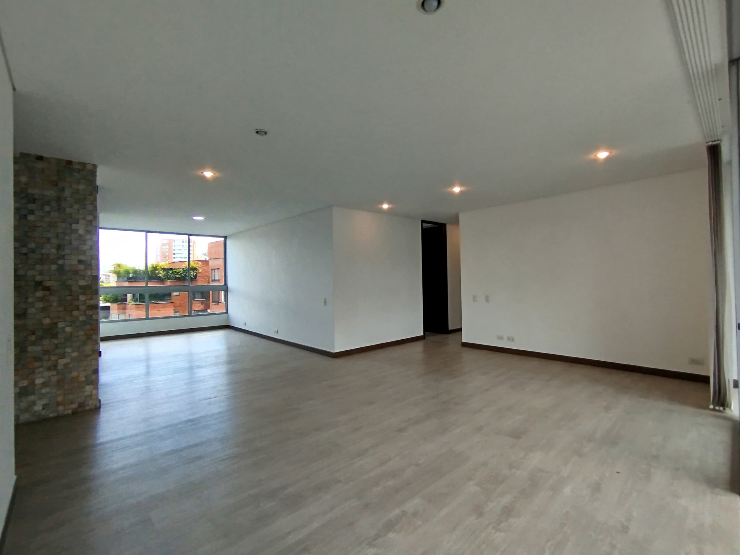 Apartamento en arriendo en Las Santas, Poblado, Medellín — foto 2 de 20