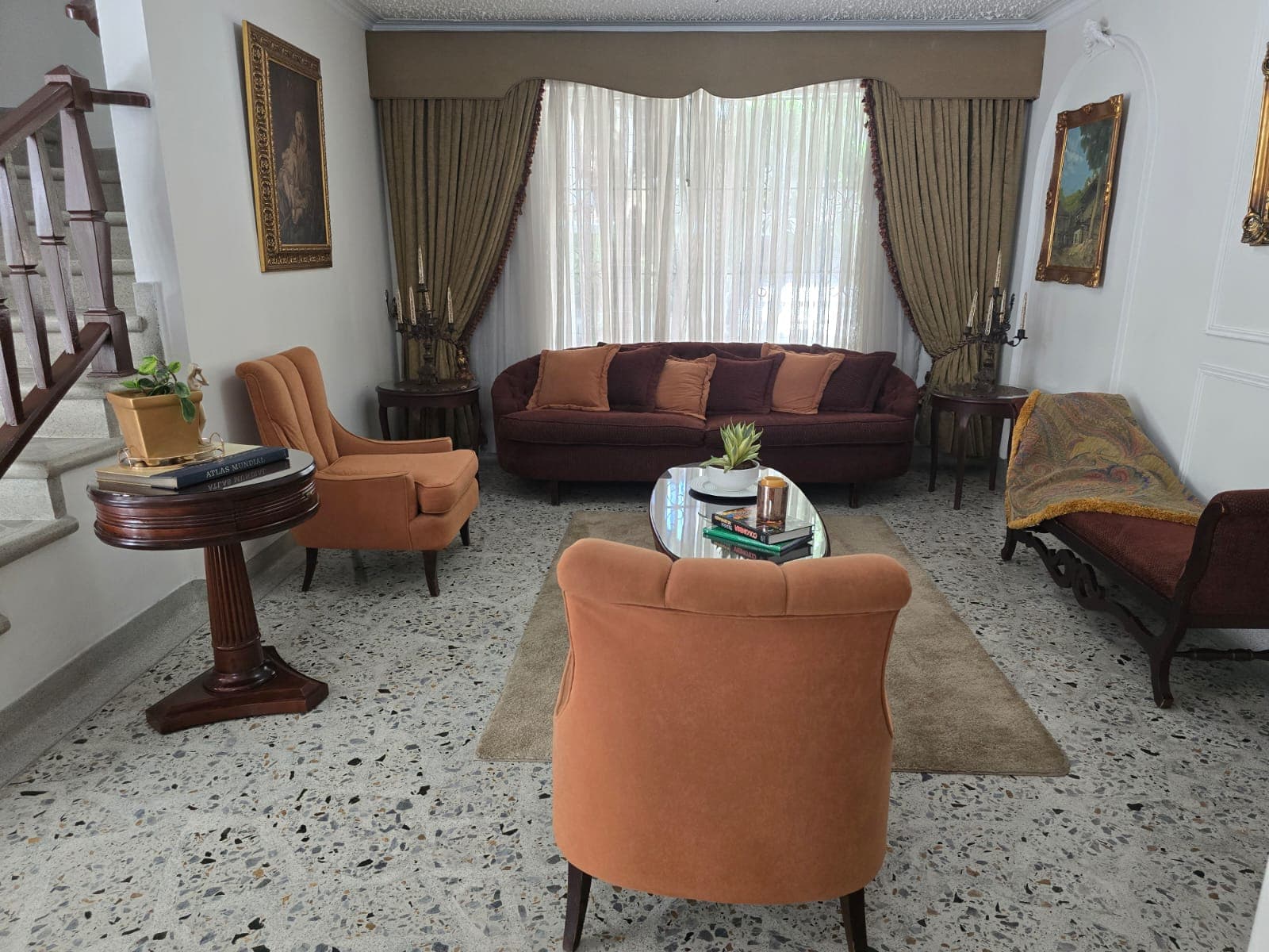 Casa Vivienda en arriendo en Los Colores, Laureles, Medellín — foto 2 de 20