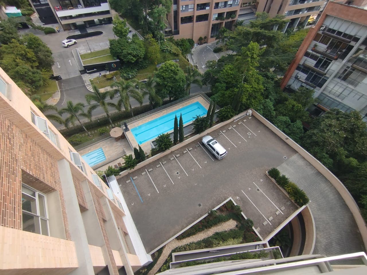 Apartamento en arriendo en Castropol, Poblado, Medellín — foto 5 de 19