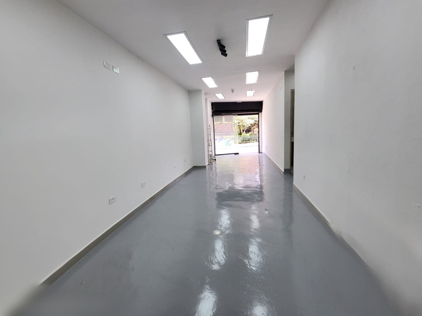 Local en arriendo en Sabaneta — foto 1 de 8