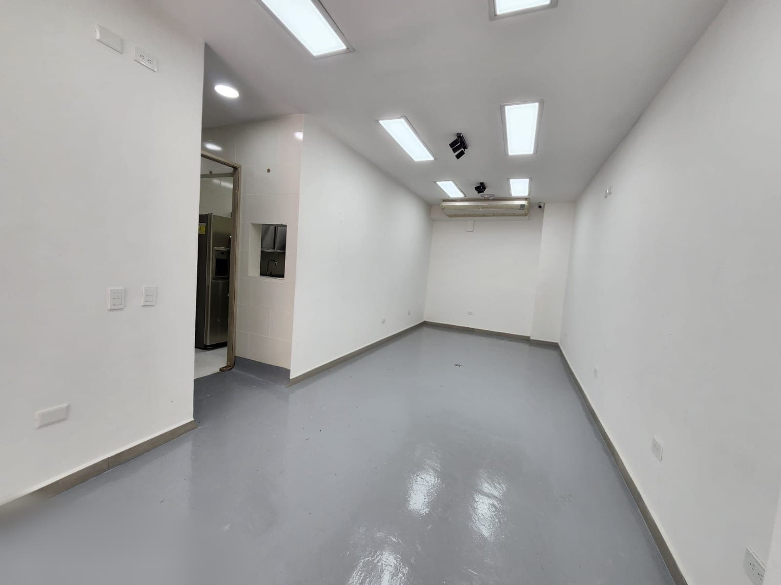Local en arriendo en Sabaneta — foto 3 de 8