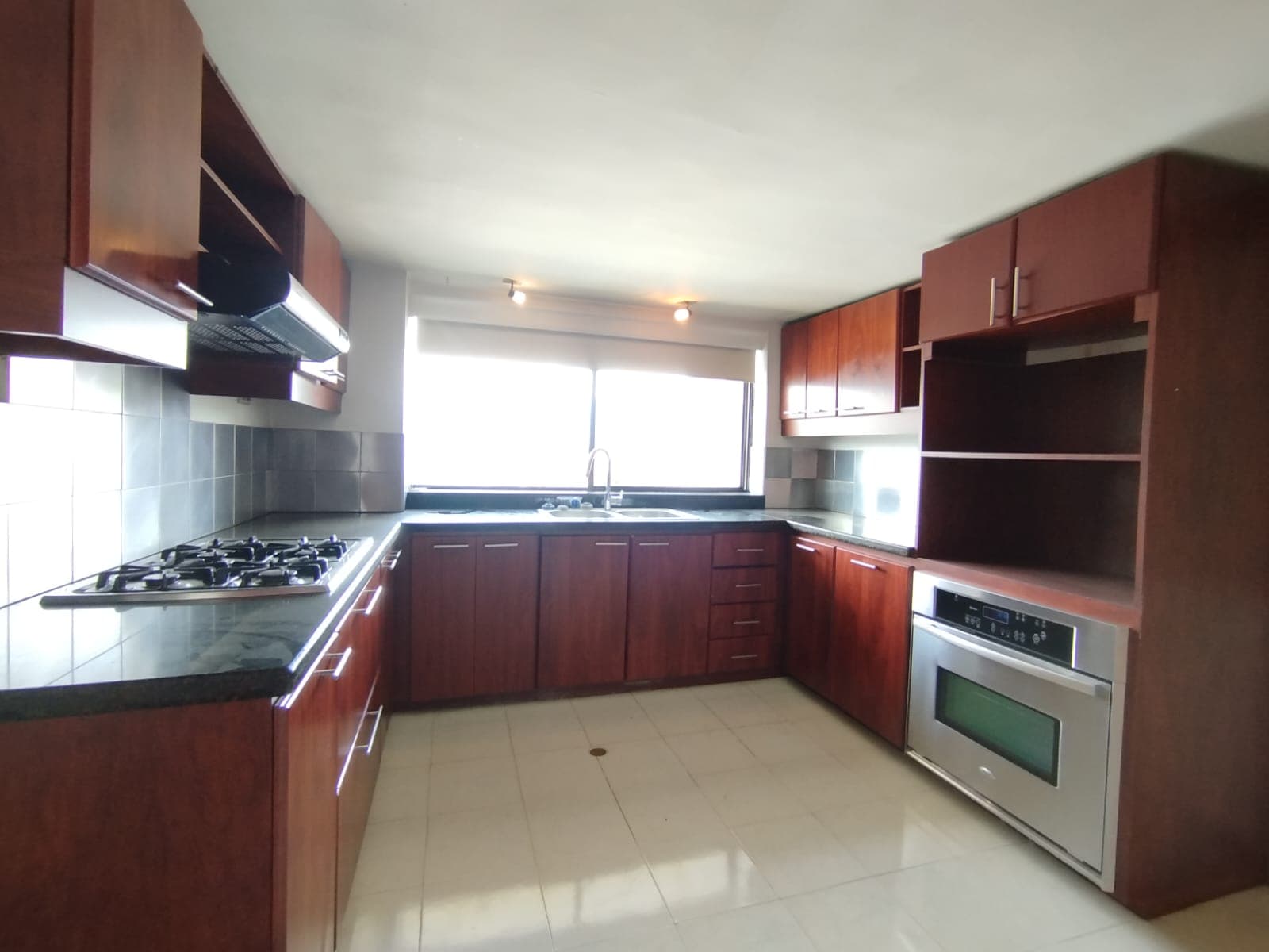 Apartamento en arriendo en Lalinde, Poblado, Medellín — foto 2 de 20