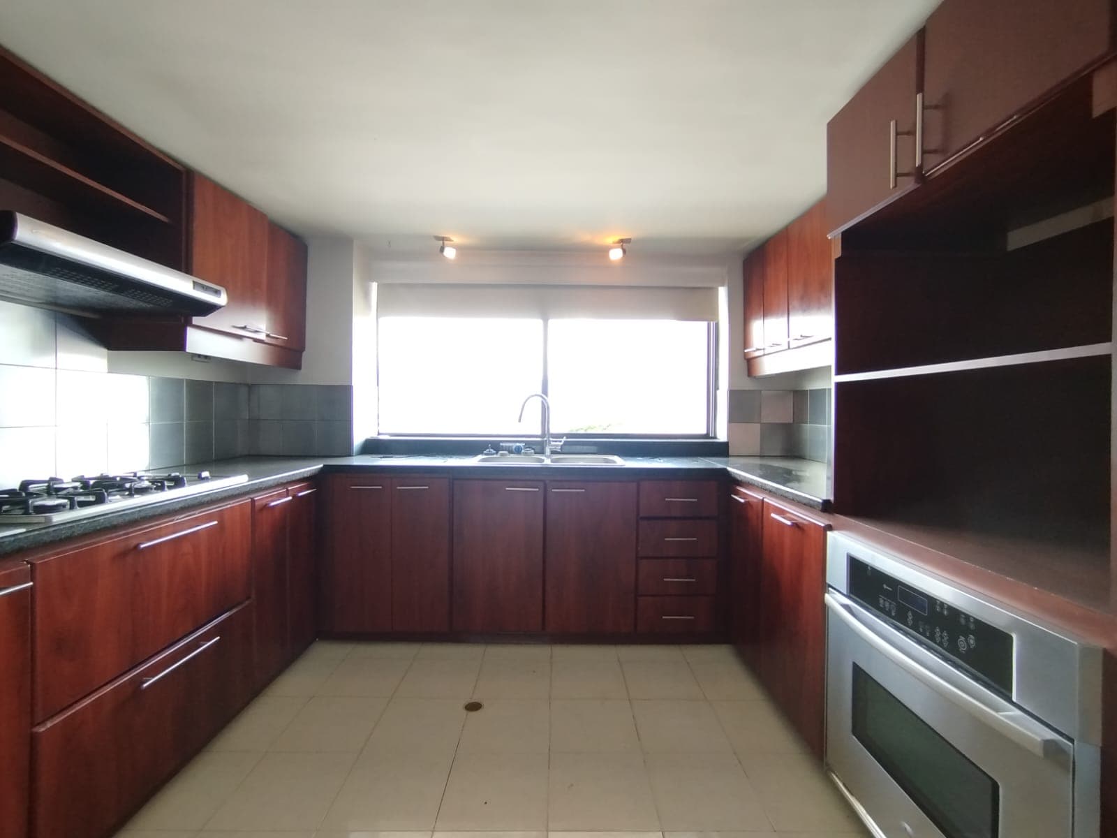 Apartamento en arriendo en Lalinde, Poblado, Medellín — foto 3 de 20