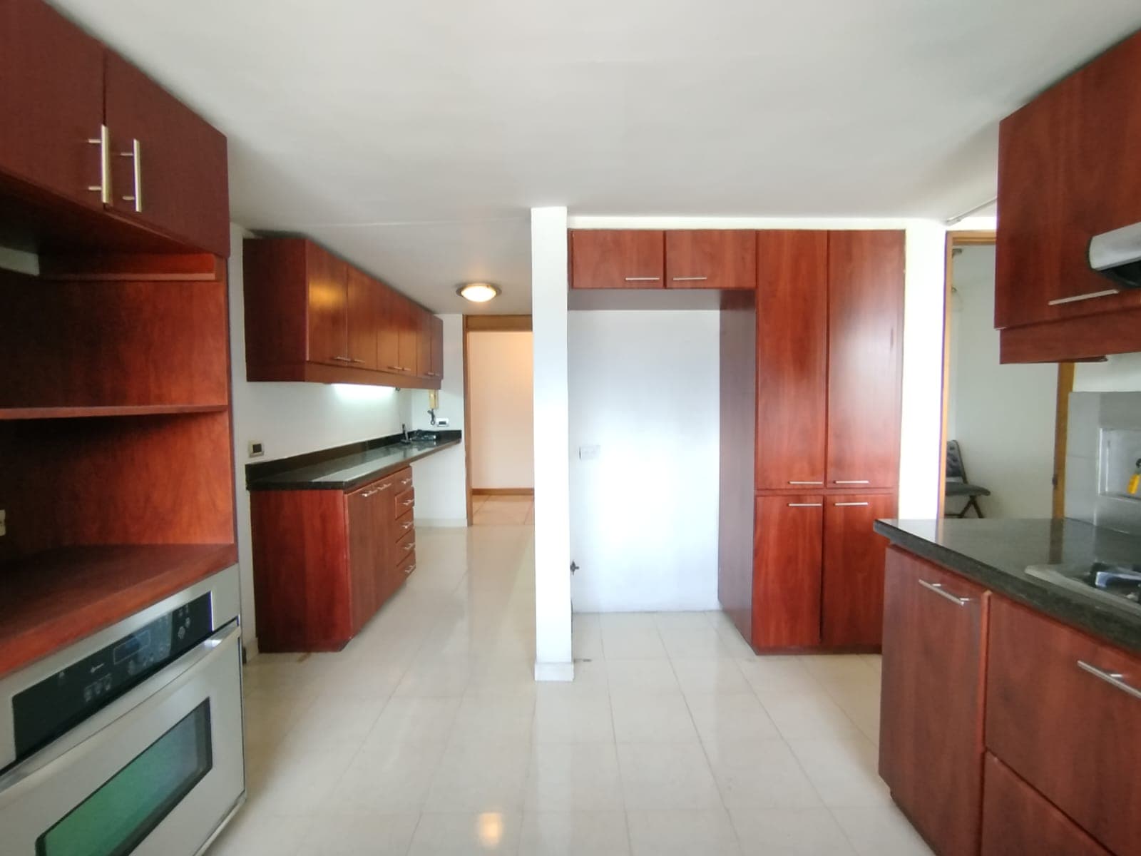 Apartamento en arriendo en Lalinde, Poblado, Medellín — foto 4 de 20