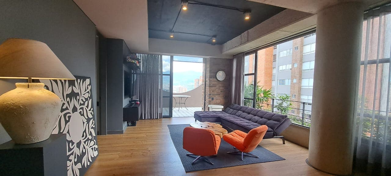 Apartamento en arriendo en Castropol, Poblado, Medellín — foto 2 de 17