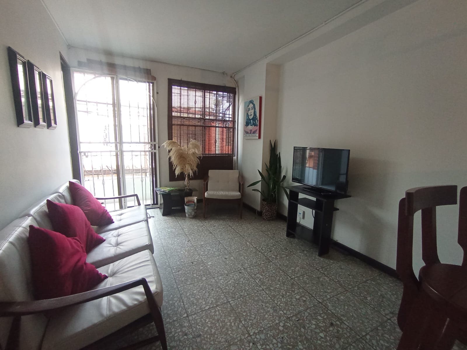 Apartaestudio en arriendo en El Velódromo, Laureles, Medellín — foto 2 de 13