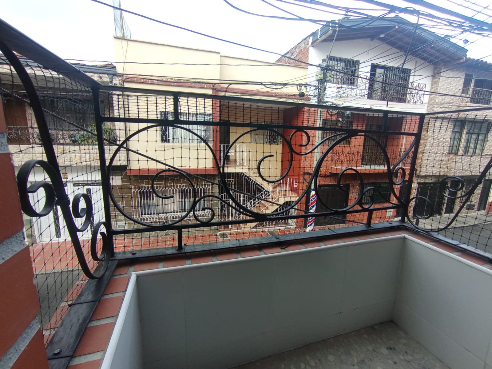 Apartaestudio en arriendo en El Velódromo, Laureles, Medellín — foto 3 de 13