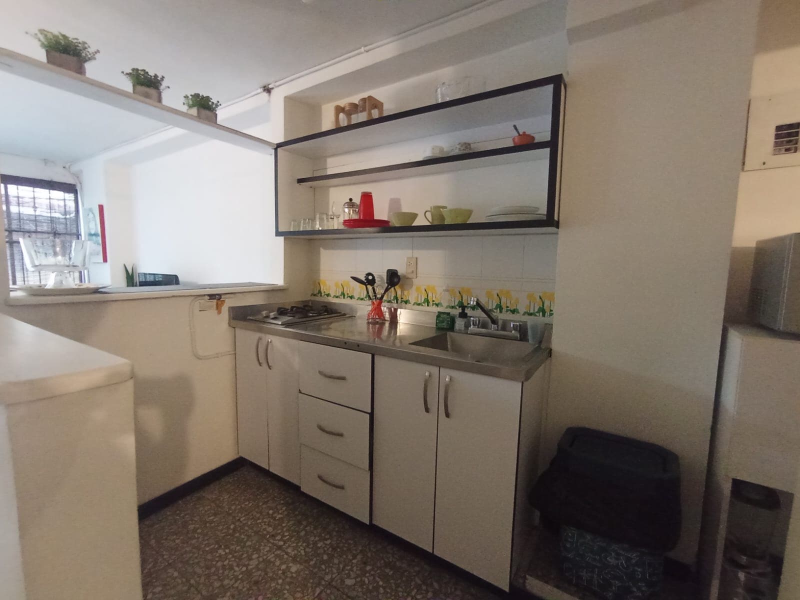 Apartaestudio en arriendo en El Velódromo, Laureles, Medellín — foto 5 de 13