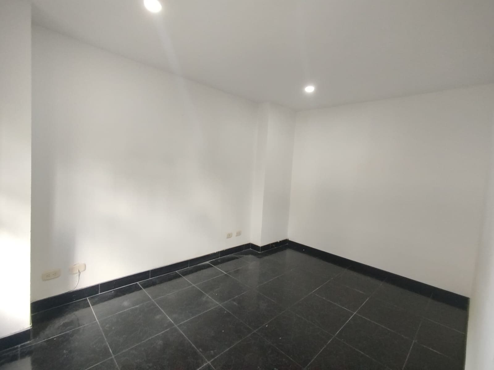 Local en arriendo en Rionegro — foto 1 de 6
