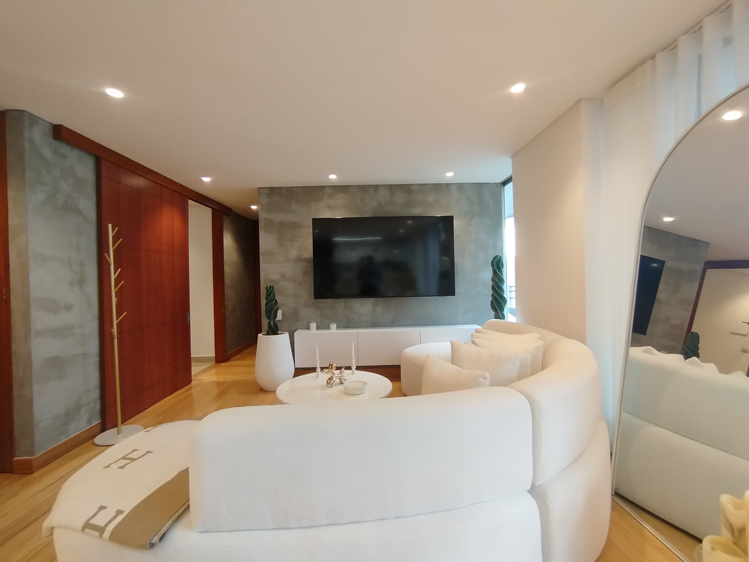 Apartamento en arriendo en El Tesoro, Poblado, Medellín — foto 3 de 20