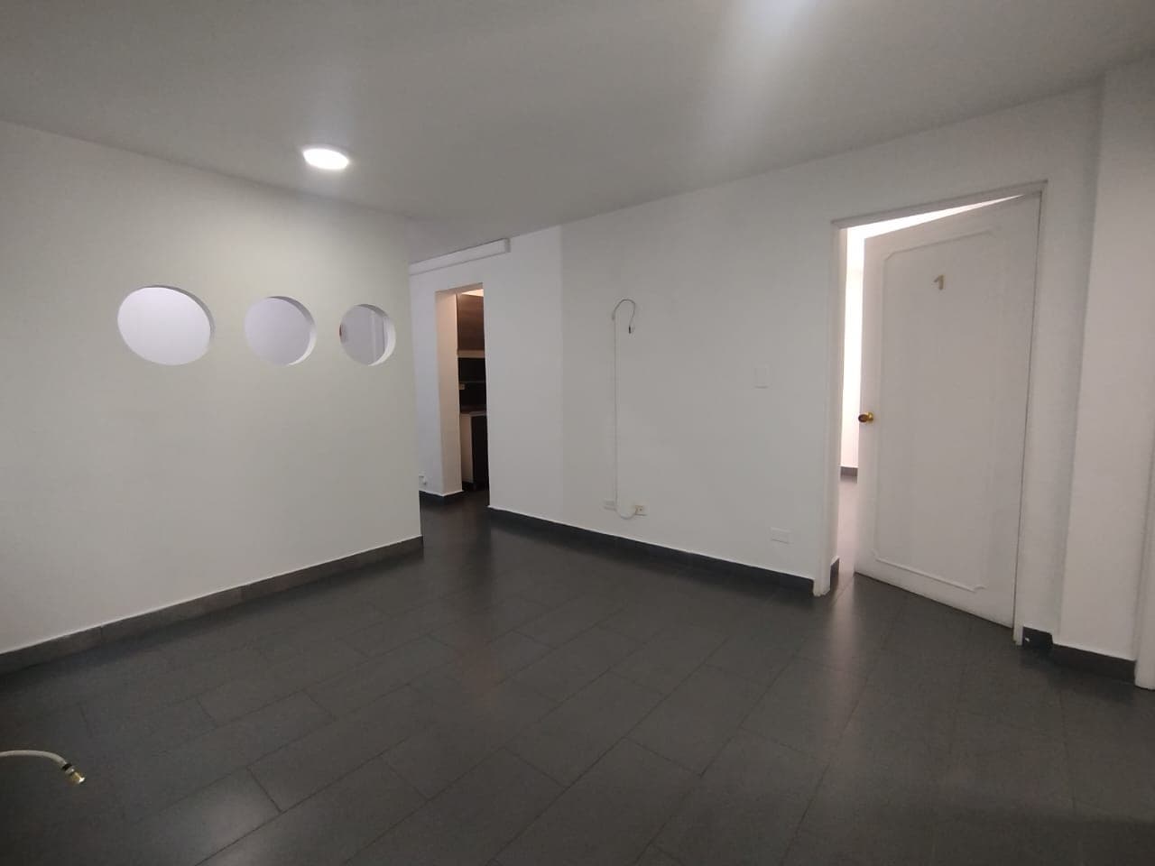 Oficina en arriendo en Los Conquistadores, Laureles, Medellín — foto 2 de 14