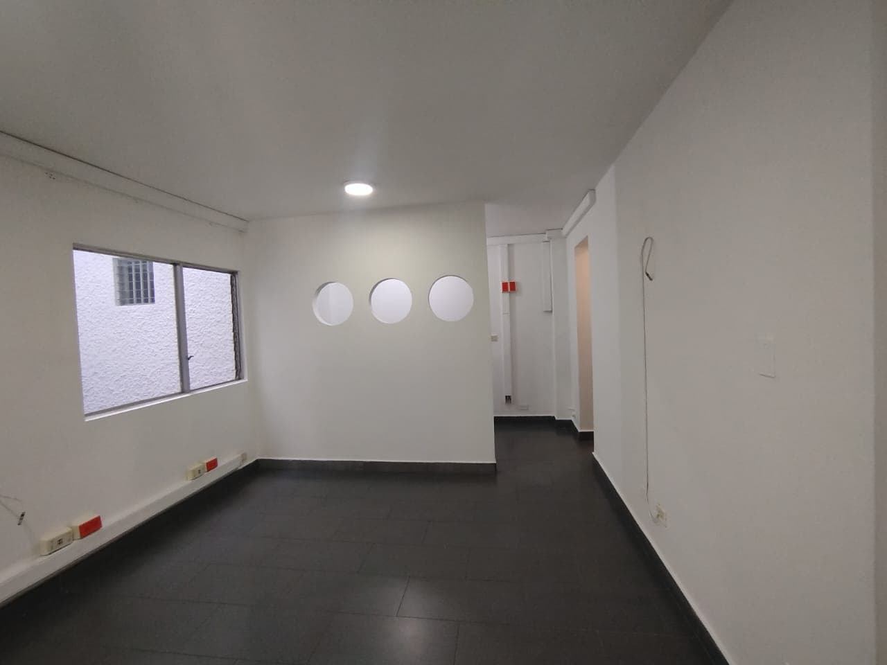 Oficina en arriendo en Los Conquistadores, Laureles, Medellín — foto 3 de 14