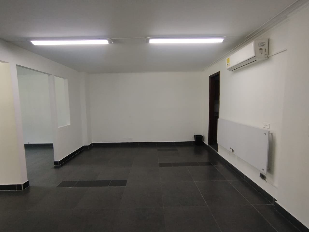 Oficina en arriendo en Los Conquistadores, Laureles, Medellín — foto 3 de 11