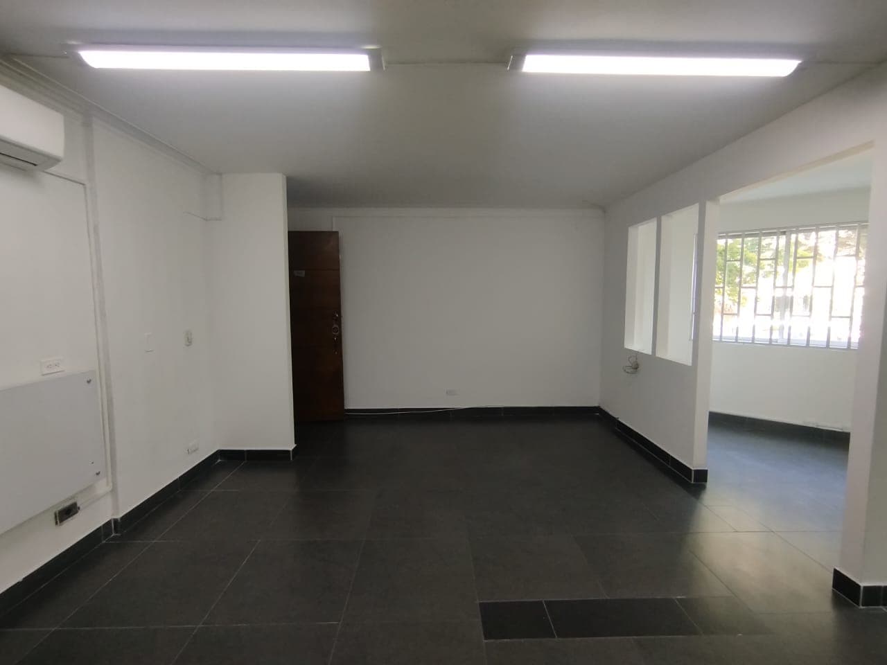 Oficina en arriendo en Los Conquistadores, Laureles, Medellín — foto 4 de 11