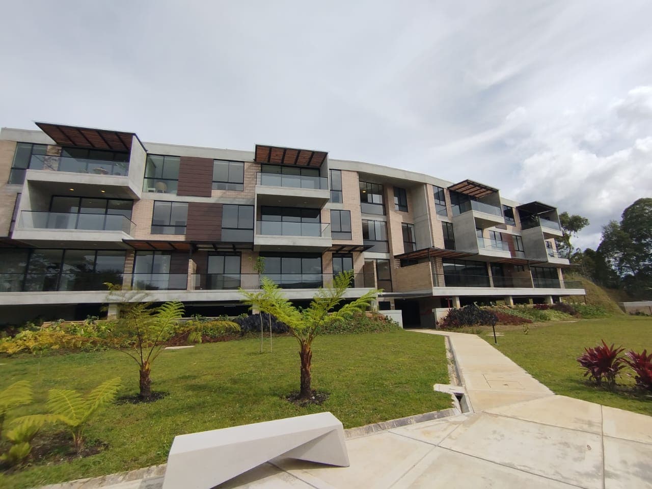 Apartamento en arriendo en Retiro — foto 2 de 18