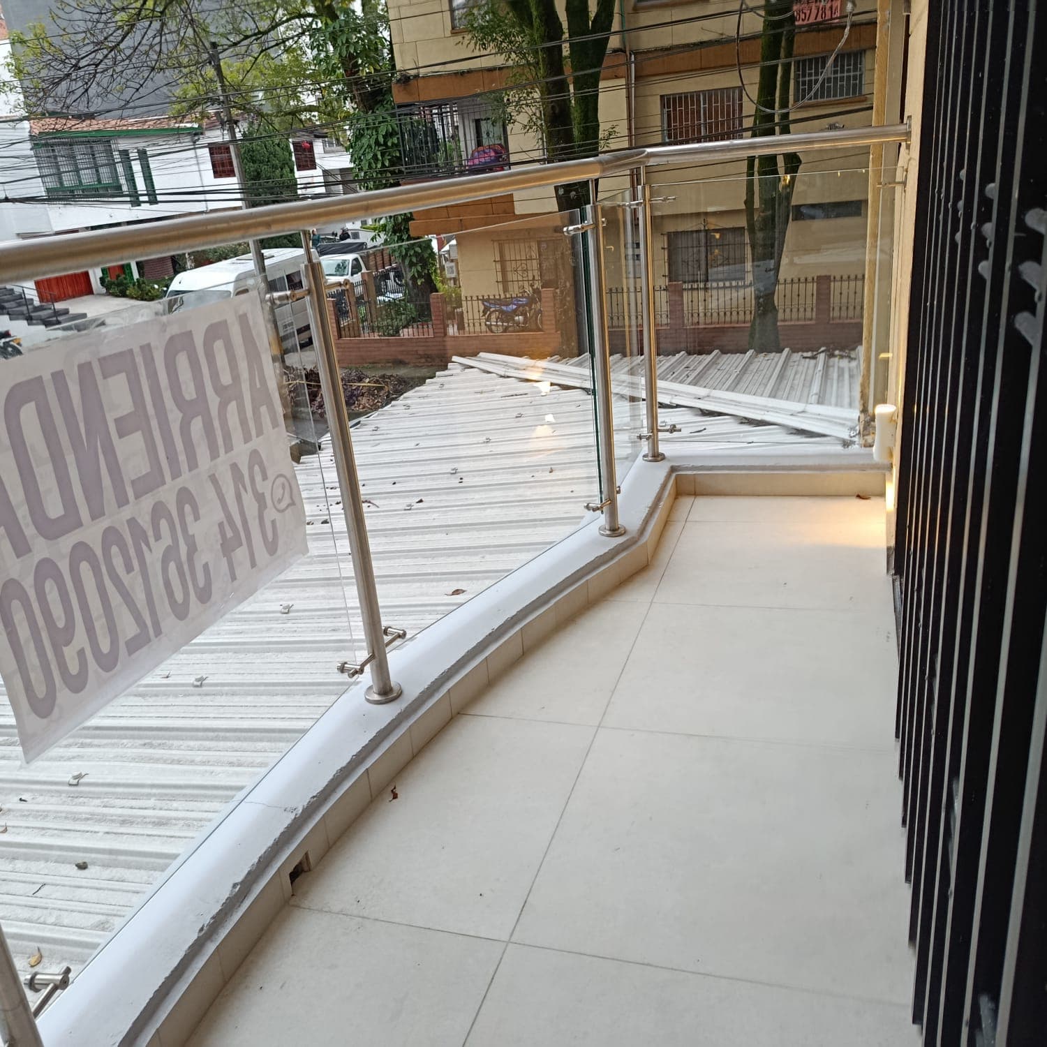 Oficina en arriendo en Éxito Colombia, Laureles, Medellín — foto 2 de 20