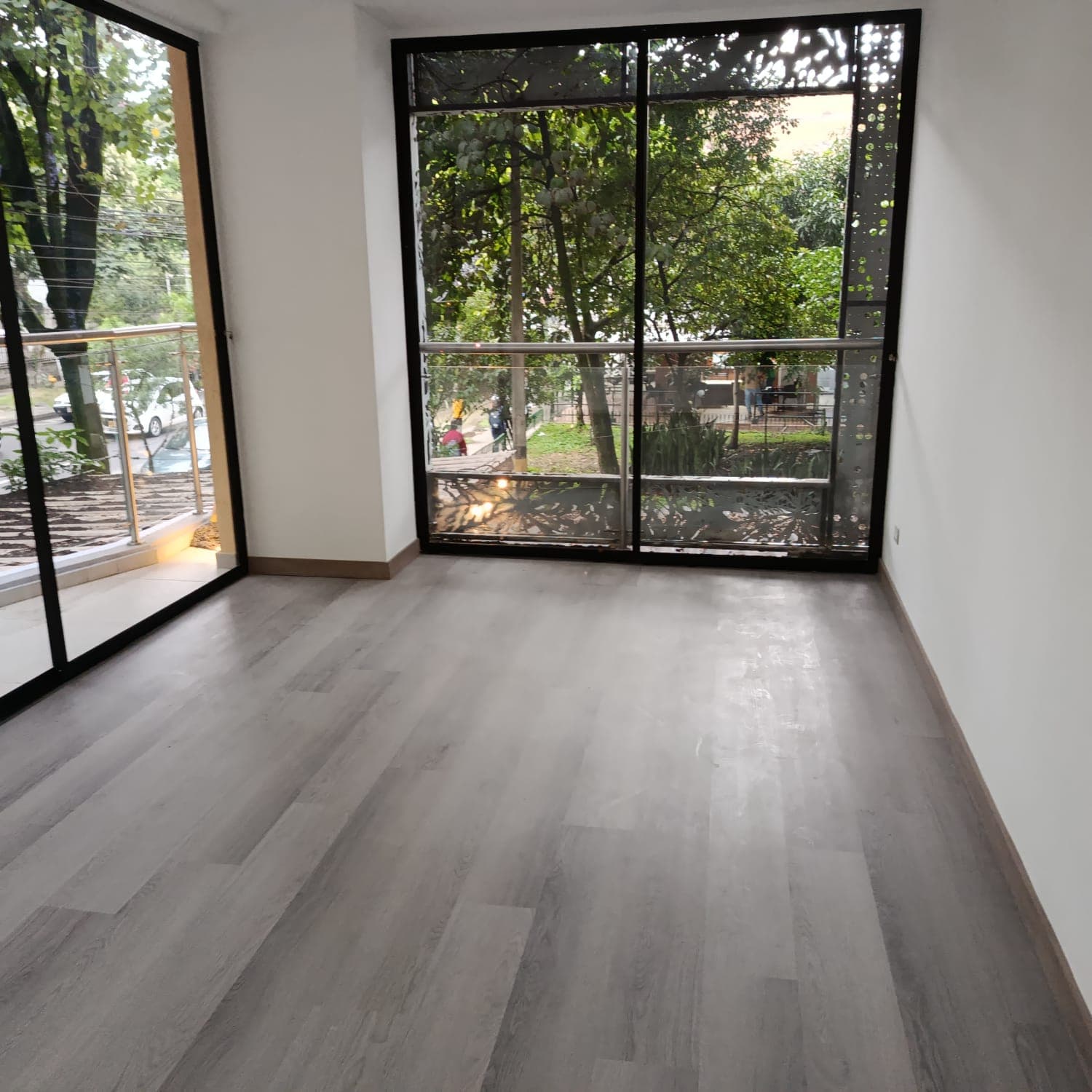 Oficina en arriendo en Éxito Colombia, Laureles, Medellín — foto 5 de 20