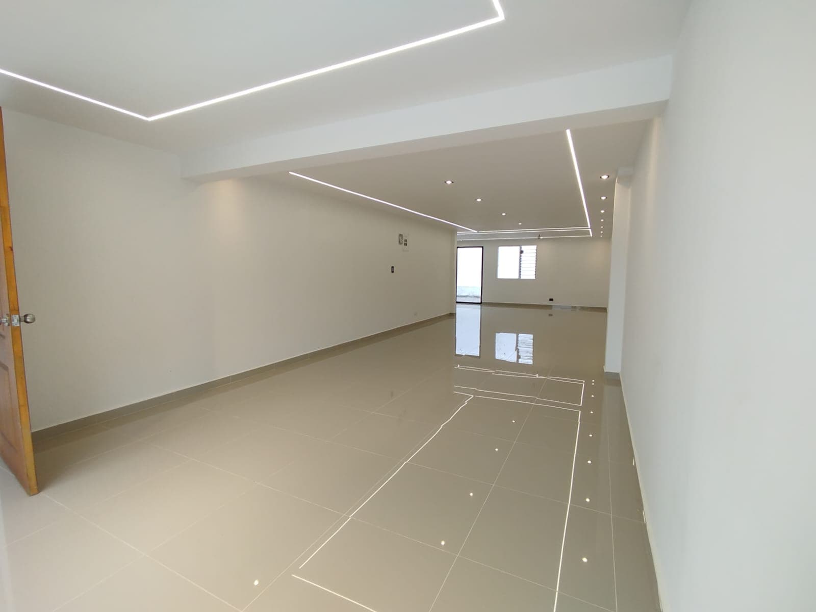 Local en arriendo en Santa Teresita, La America, Medellín — foto 2 de 14