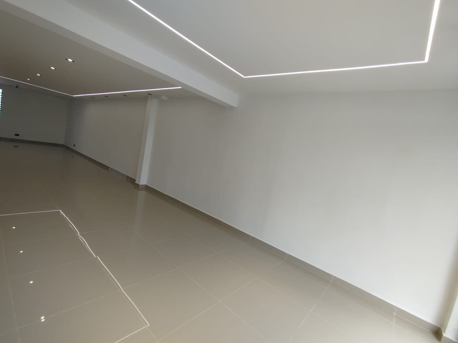 Local en arriendo en Santa Teresita, La America, Medellín — foto 4 de 14