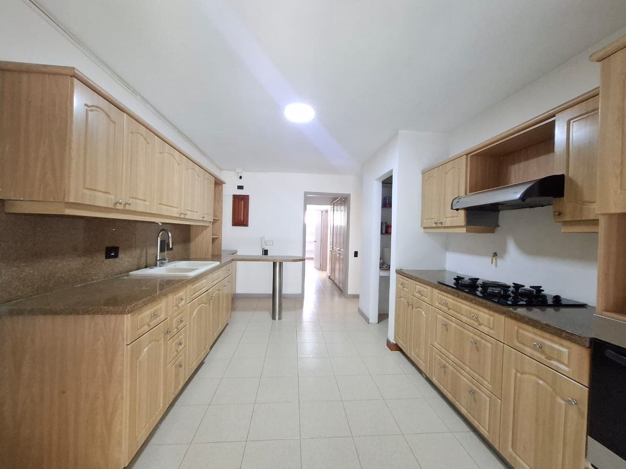 Casa Vivienda en arriendo en Transversal Superior, Poblado, Medellín — foto 1 de 20