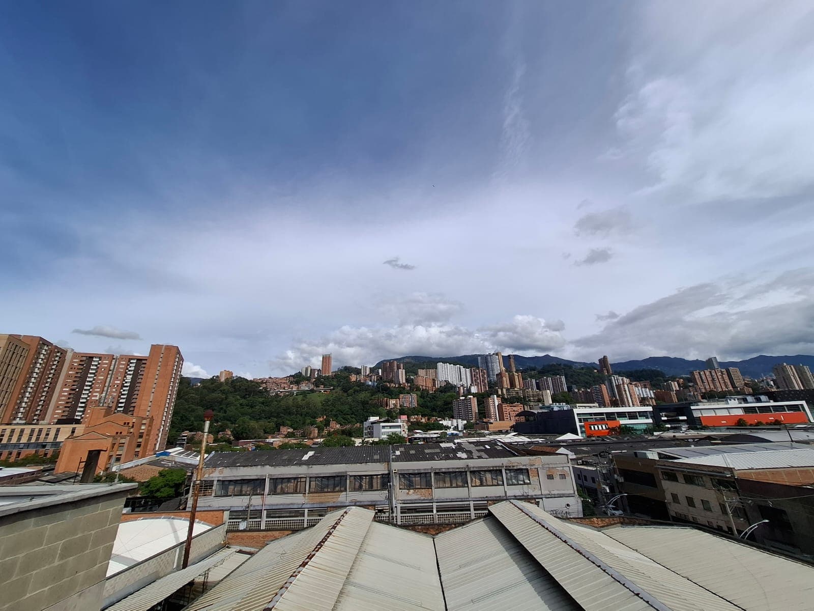 Local en arriendo en La Candelaria, Centro, Medellín — foto 3 de 12