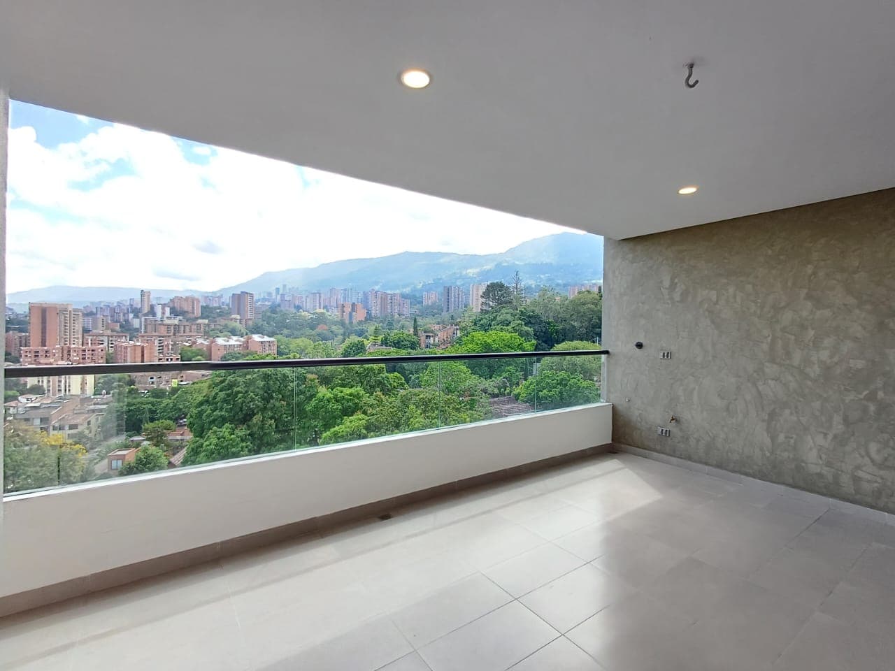 Apartamento en arriendo en Loma De Las Brujas, Envigado — foto 3 de 20