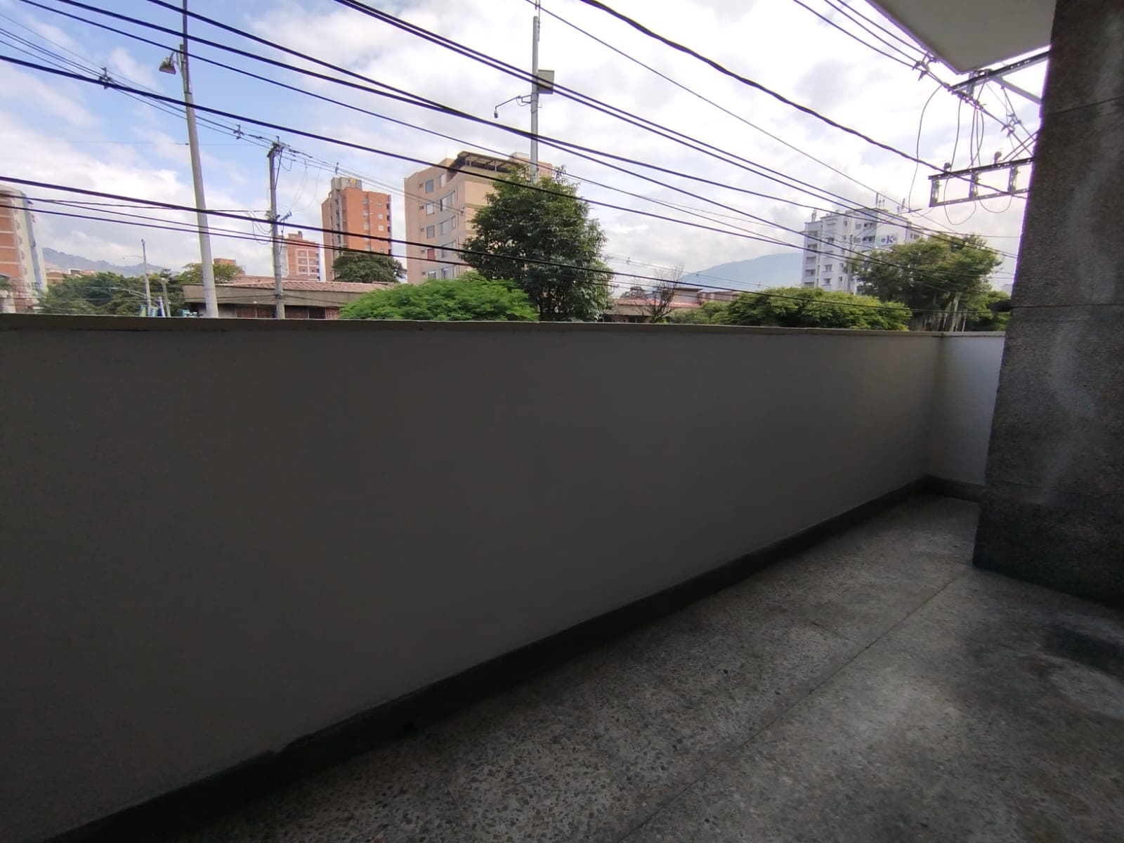 Casa Comercial en arriendo en Laureles, Medellín — foto 3 de 20