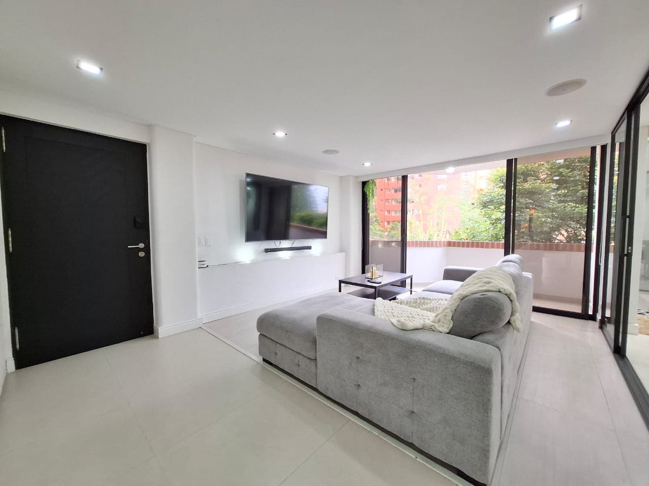 Apartamento en arriendo en Transversal Inferior, Poblado, Medellín — foto 4 de 20