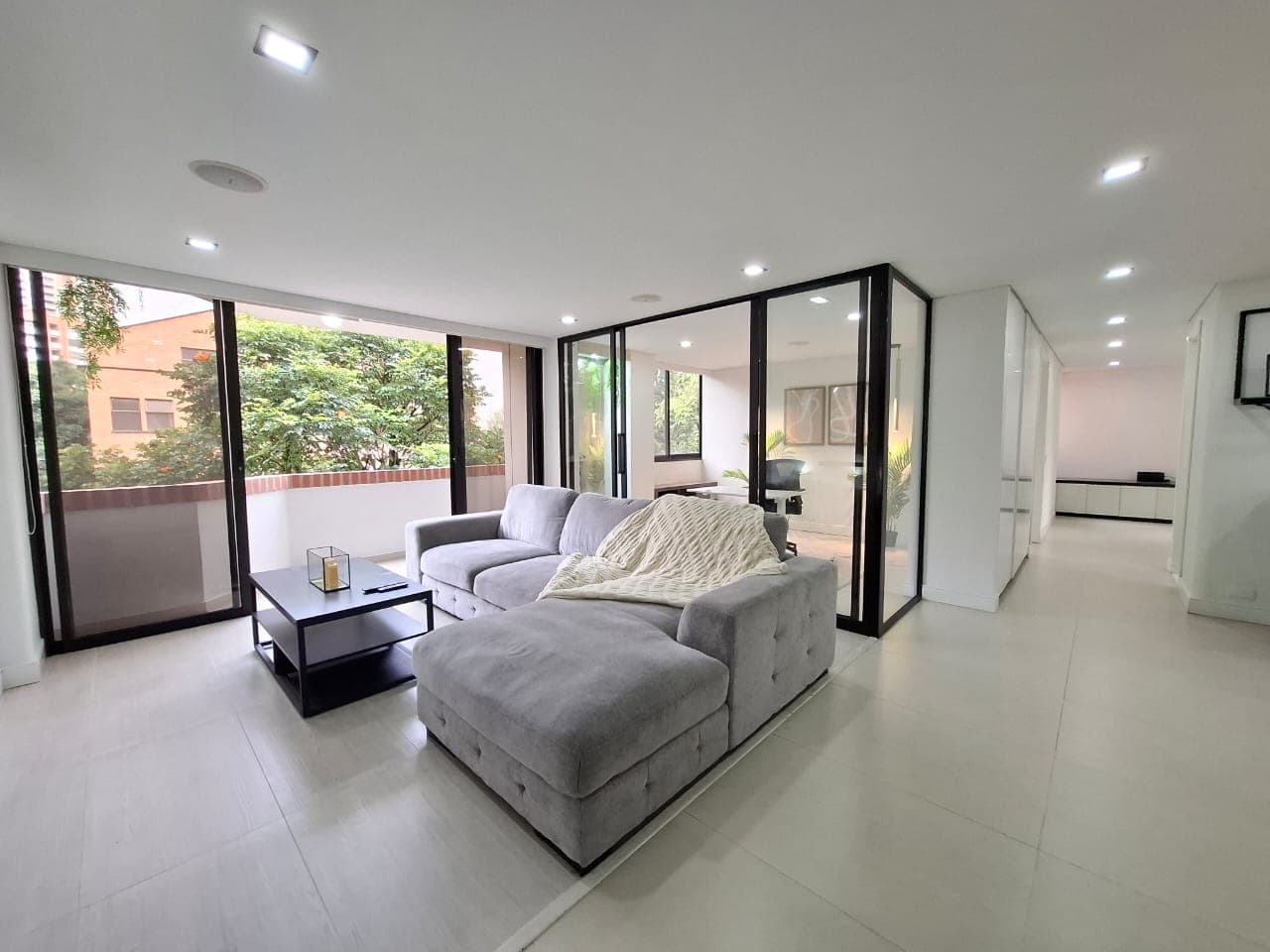 Apartamento en arriendo en Transversal Inferior, Poblado, Medellín — foto 5 de 20