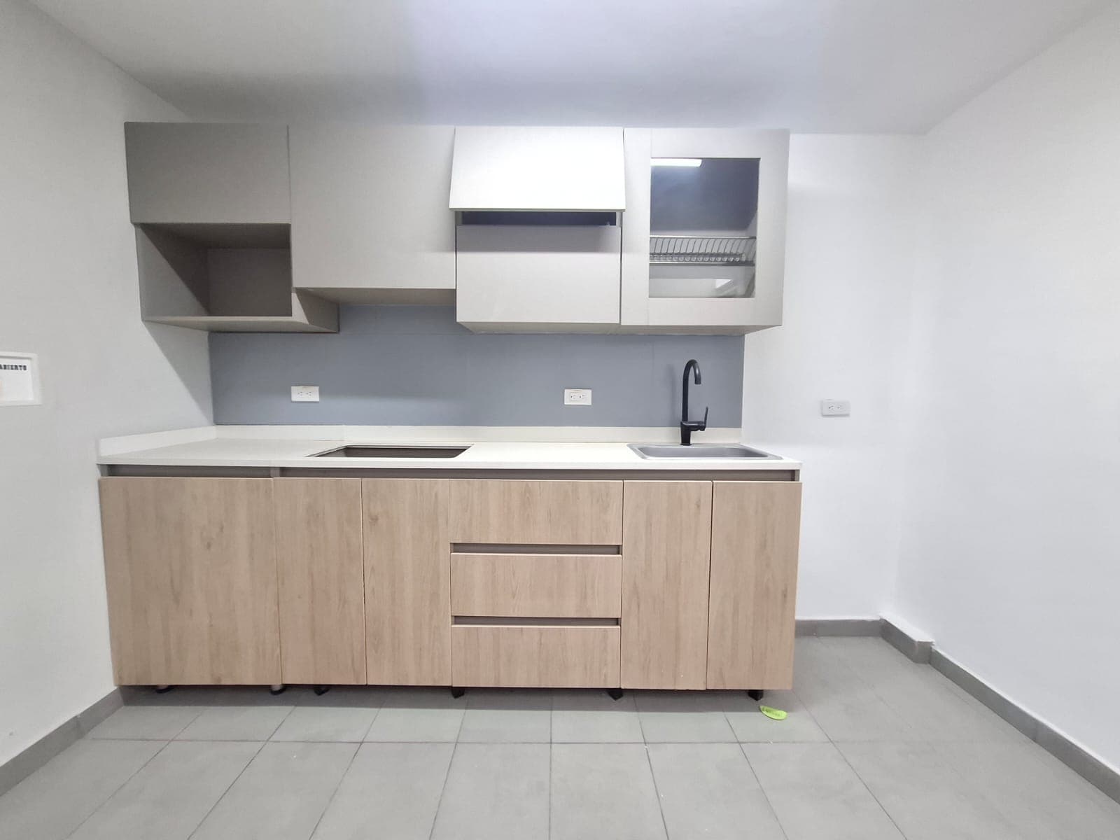 Casa Comercial en arriendo en Manila, Poblado, Medellín — foto 1 de 20