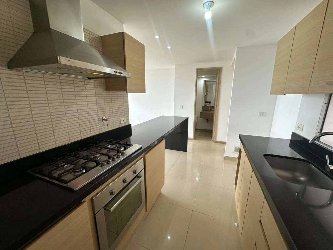 Apartamento en arriendo en Santa María de los Ángeles, Poblado, Medellín — foto 1 de 20