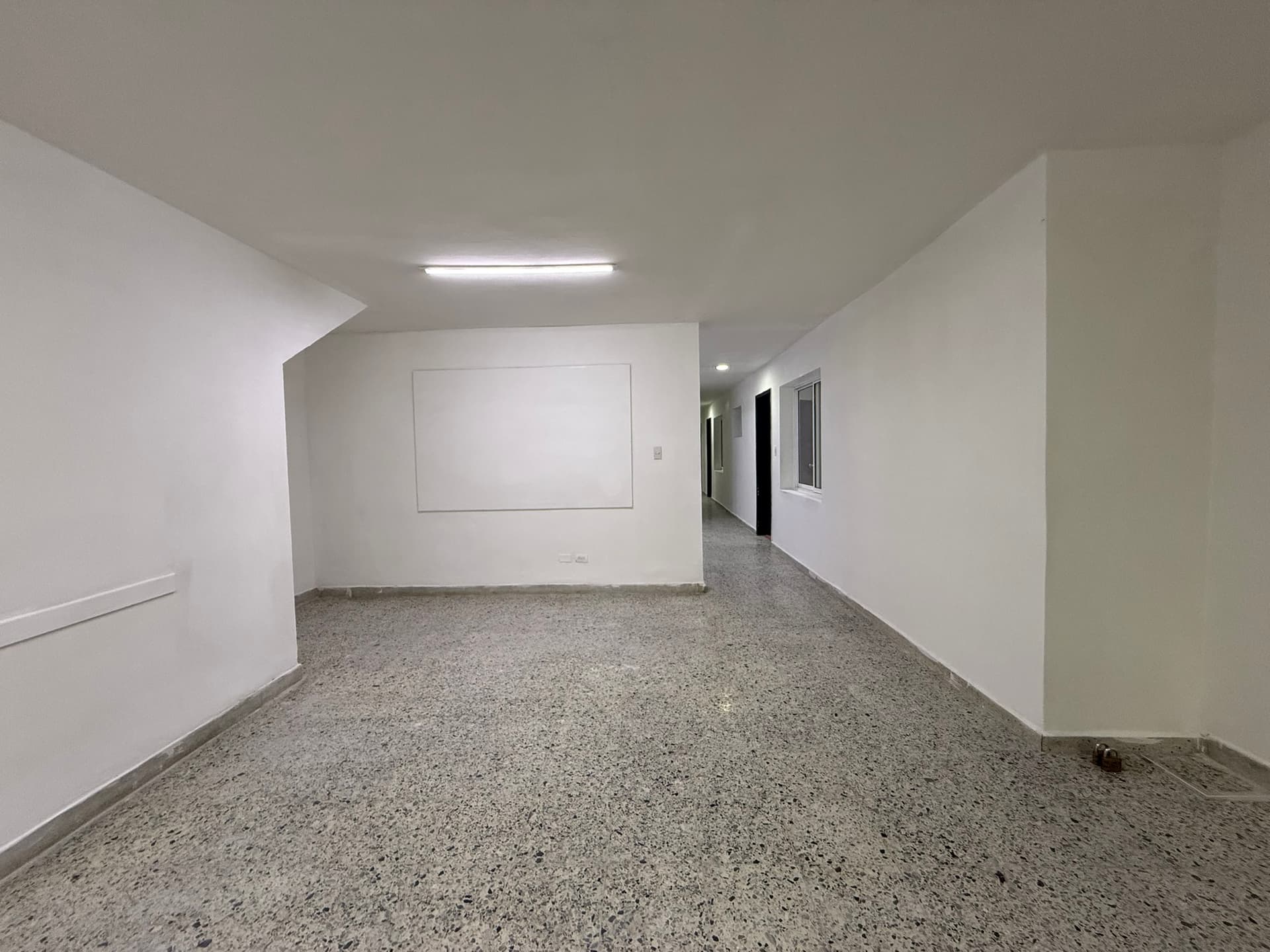 Local en arriendo en Boston, Centro, Medellín — foto 1 de 20
