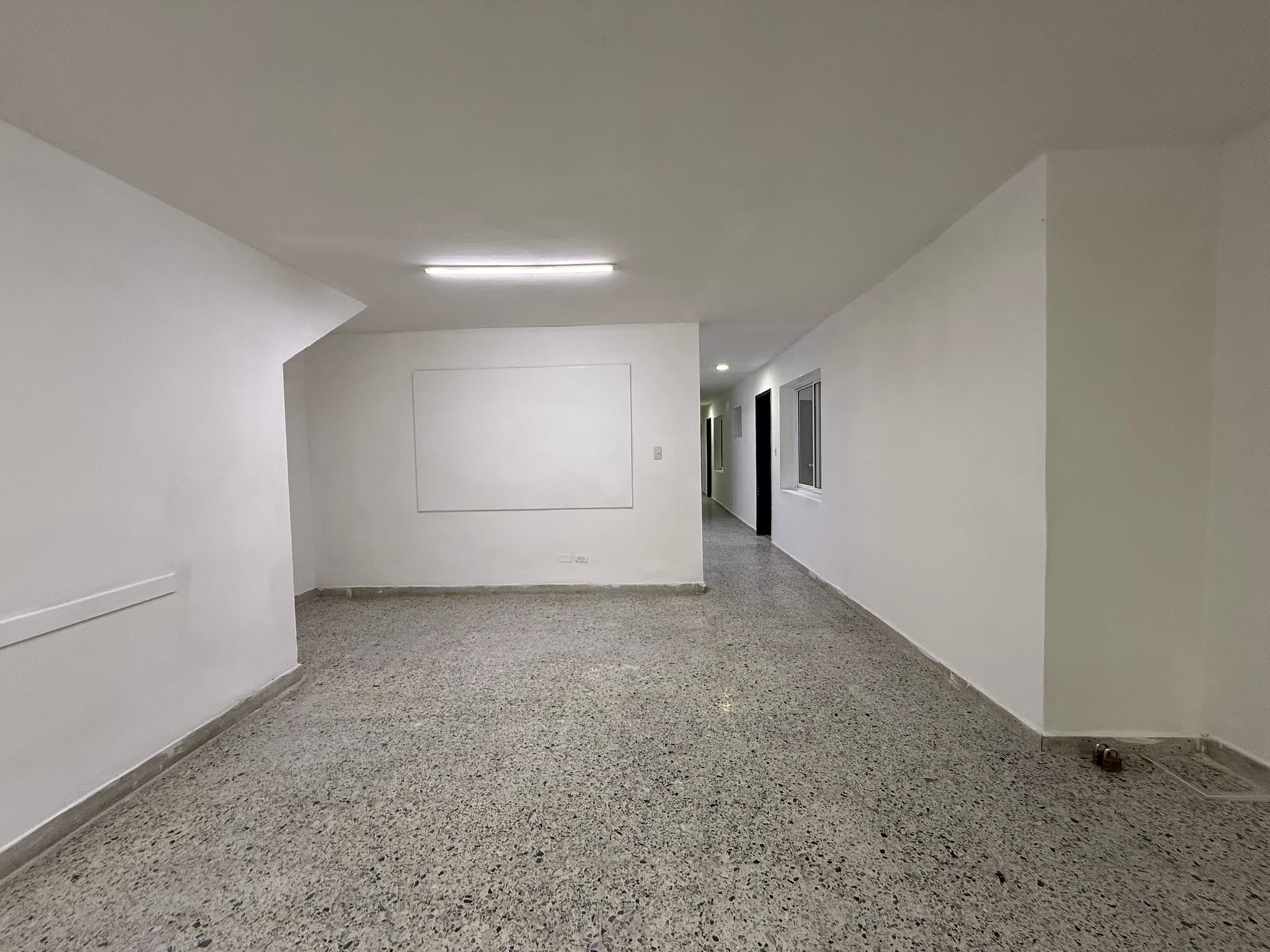 Local en arriendo en Boston, Centro, Medellín — foto 1 de 20