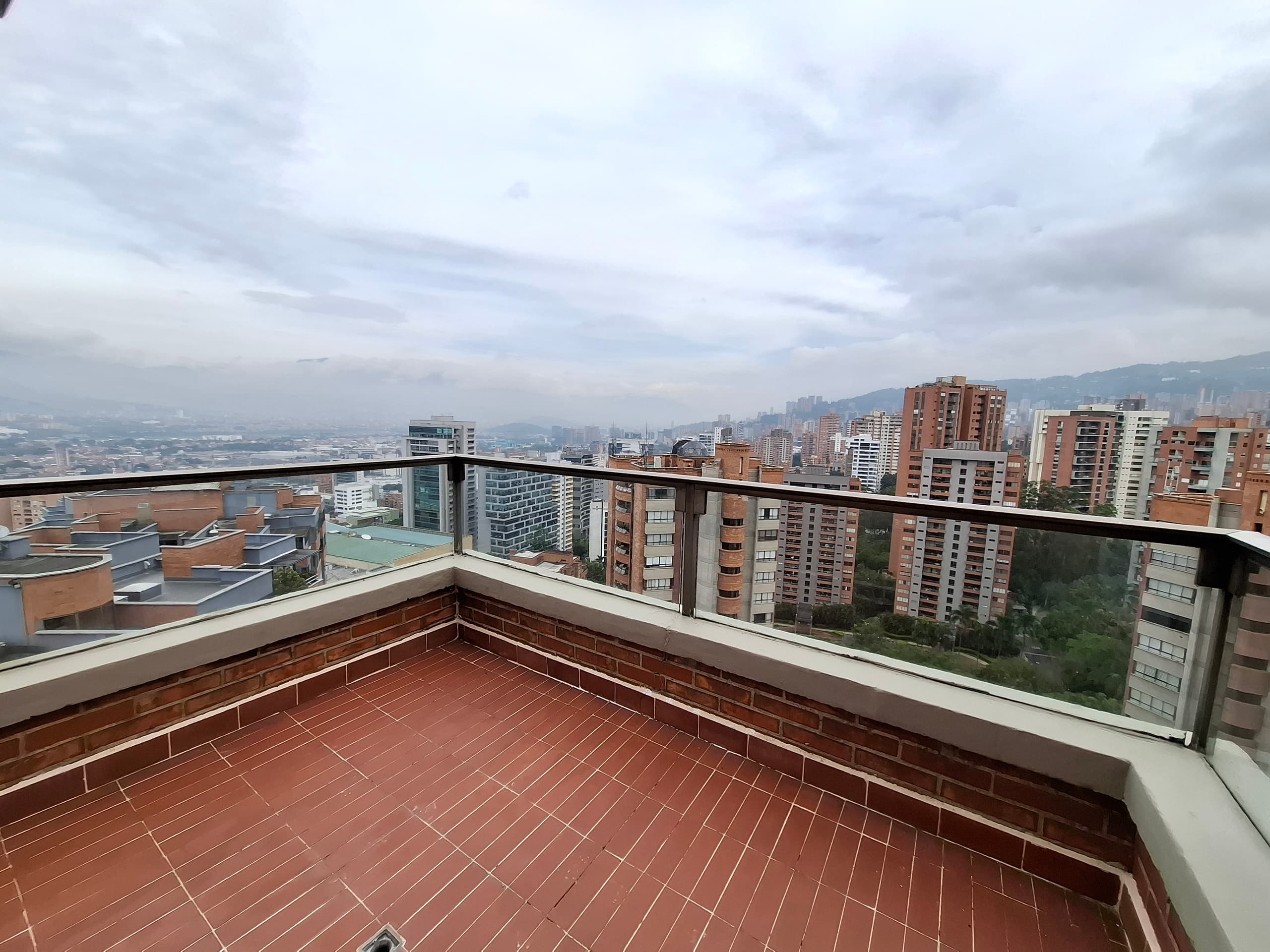 Apartamento en arriendo en Los Balsos, Poblado, Medellín — foto 3 de 20