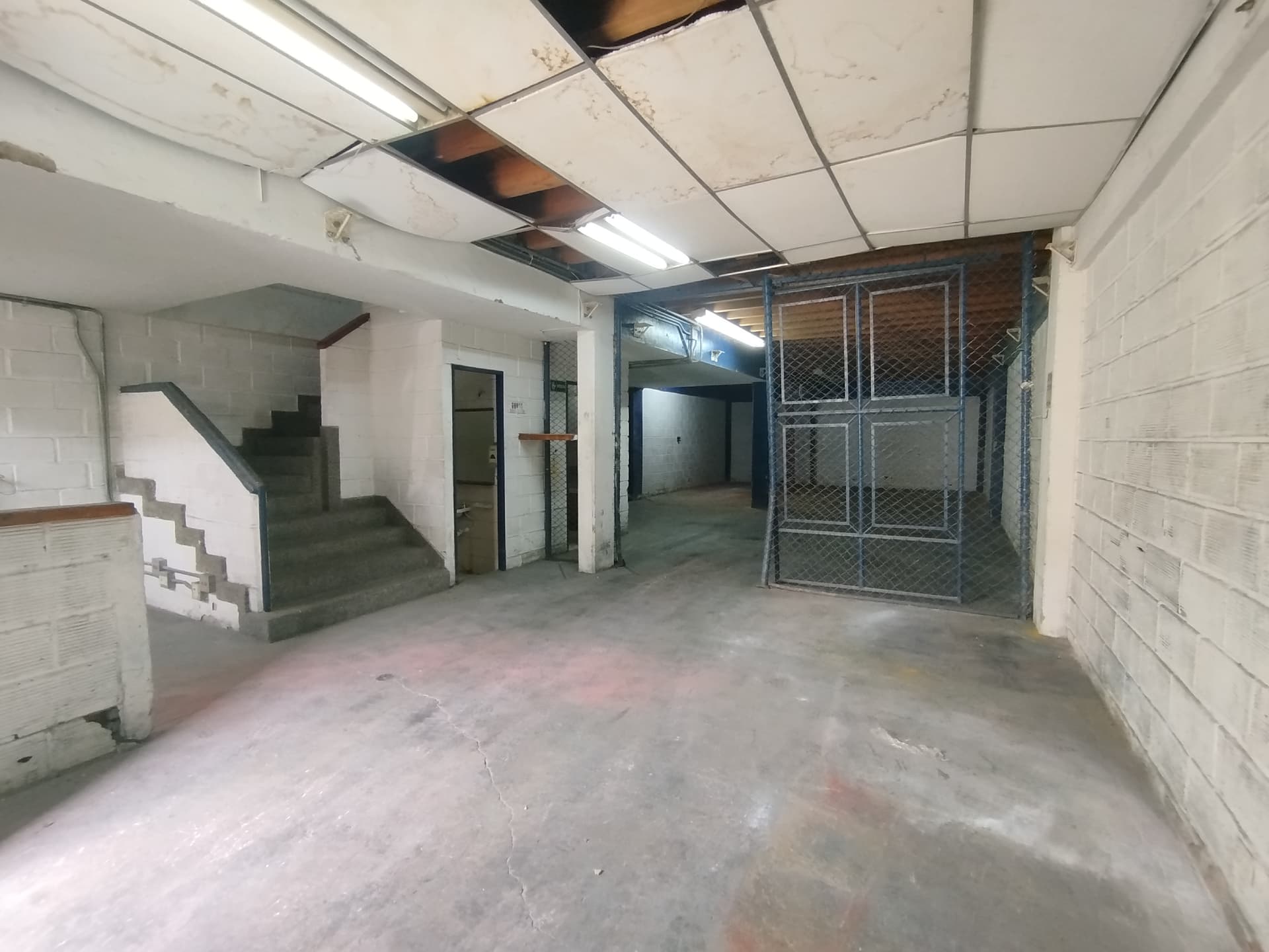 Bodega en arriendo en Robledo, Medellín — foto 1 de 20