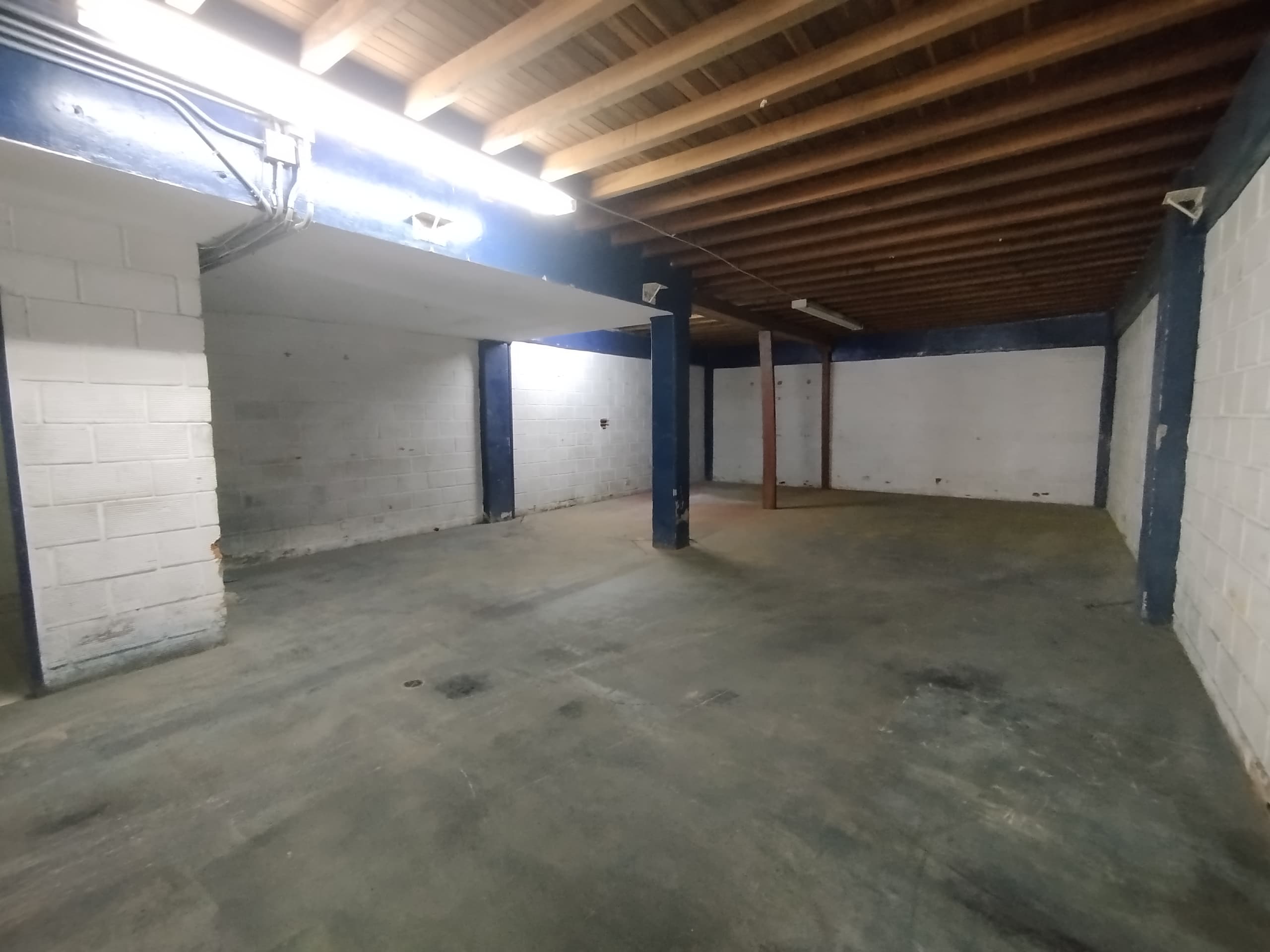 Bodega en arriendo en Robledo, Medellín — foto 2 de 20