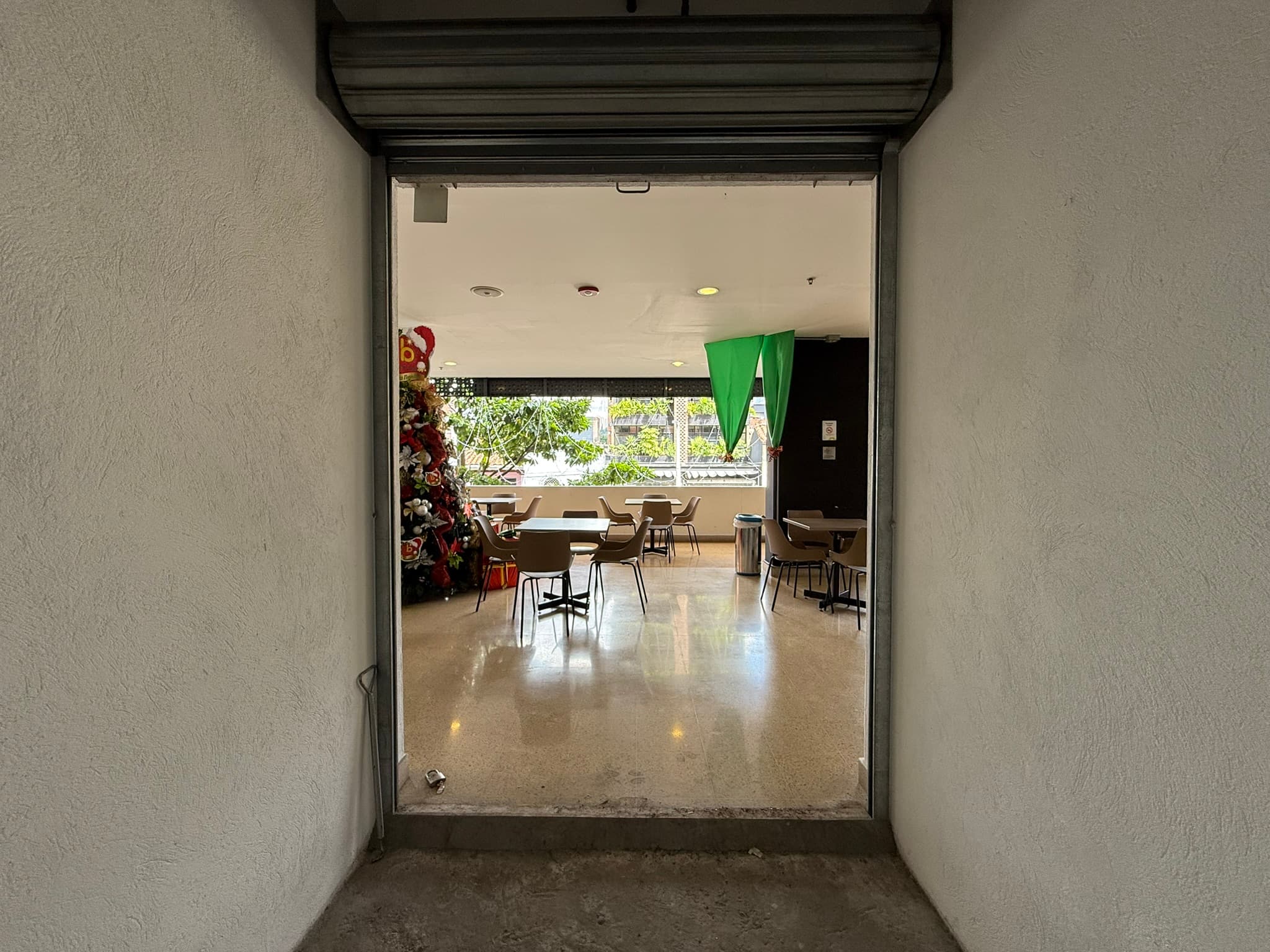 Local en arriendo en Bombona, Centro, Medellín — foto 3 de 13