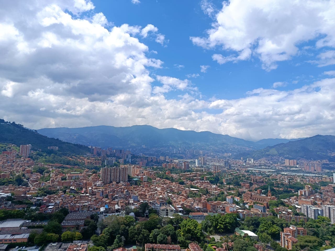Apartamento en arriendo en Loma De Las Brujas, Envigado — foto 1 de 20