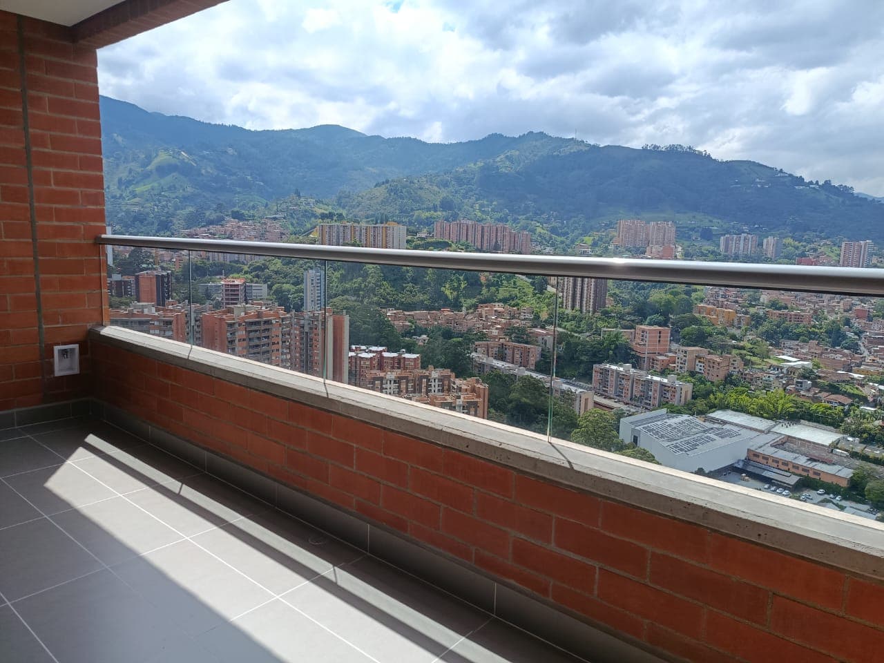 Apartamento en arriendo en Loma De Las Brujas, Envigado — foto 2 de 20