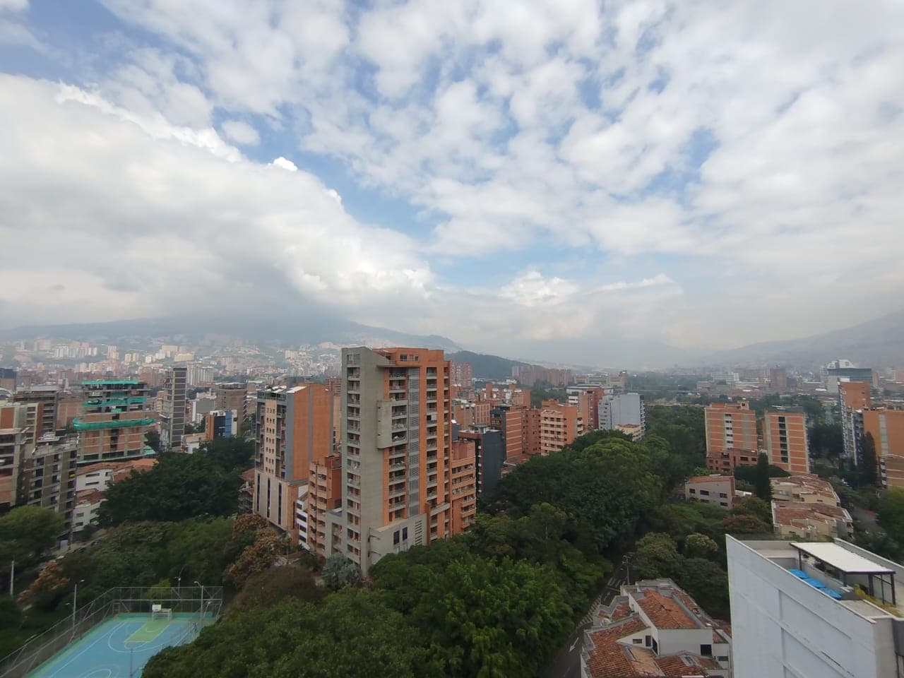 Apartamento en arriendo en Los Conquistadores, Laureles, Medellín — foto 3 de 20