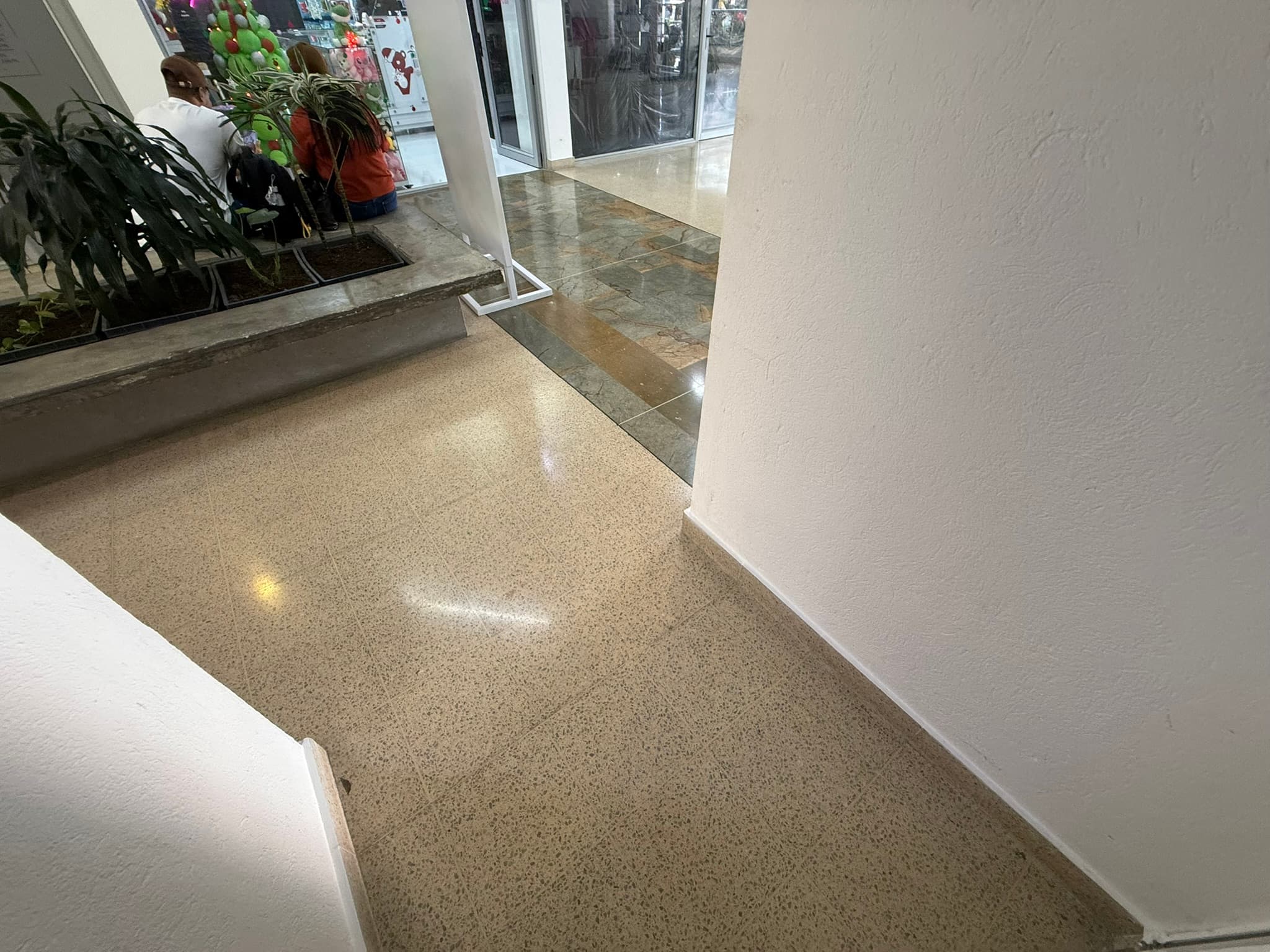 Local en arriendo en Boston, Centro, Medellín — foto 1 de 12