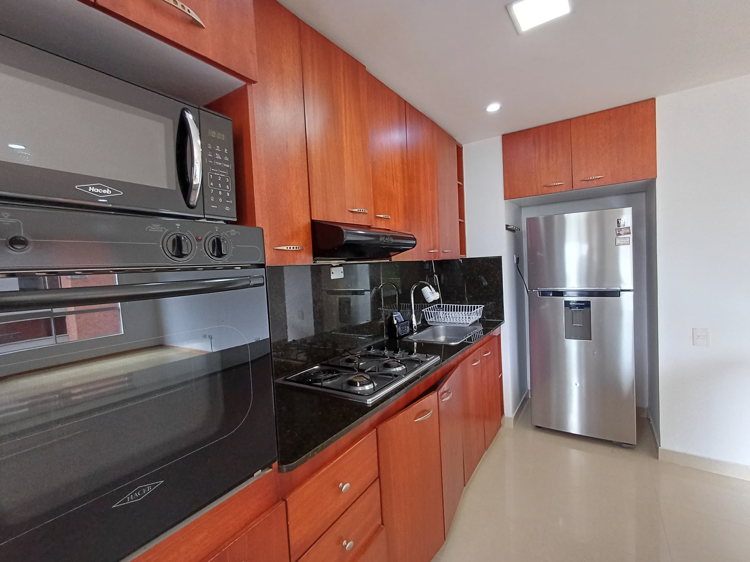 Apartamento en arriendo en Lalinde, Poblado, Medellín — foto 1 de 20