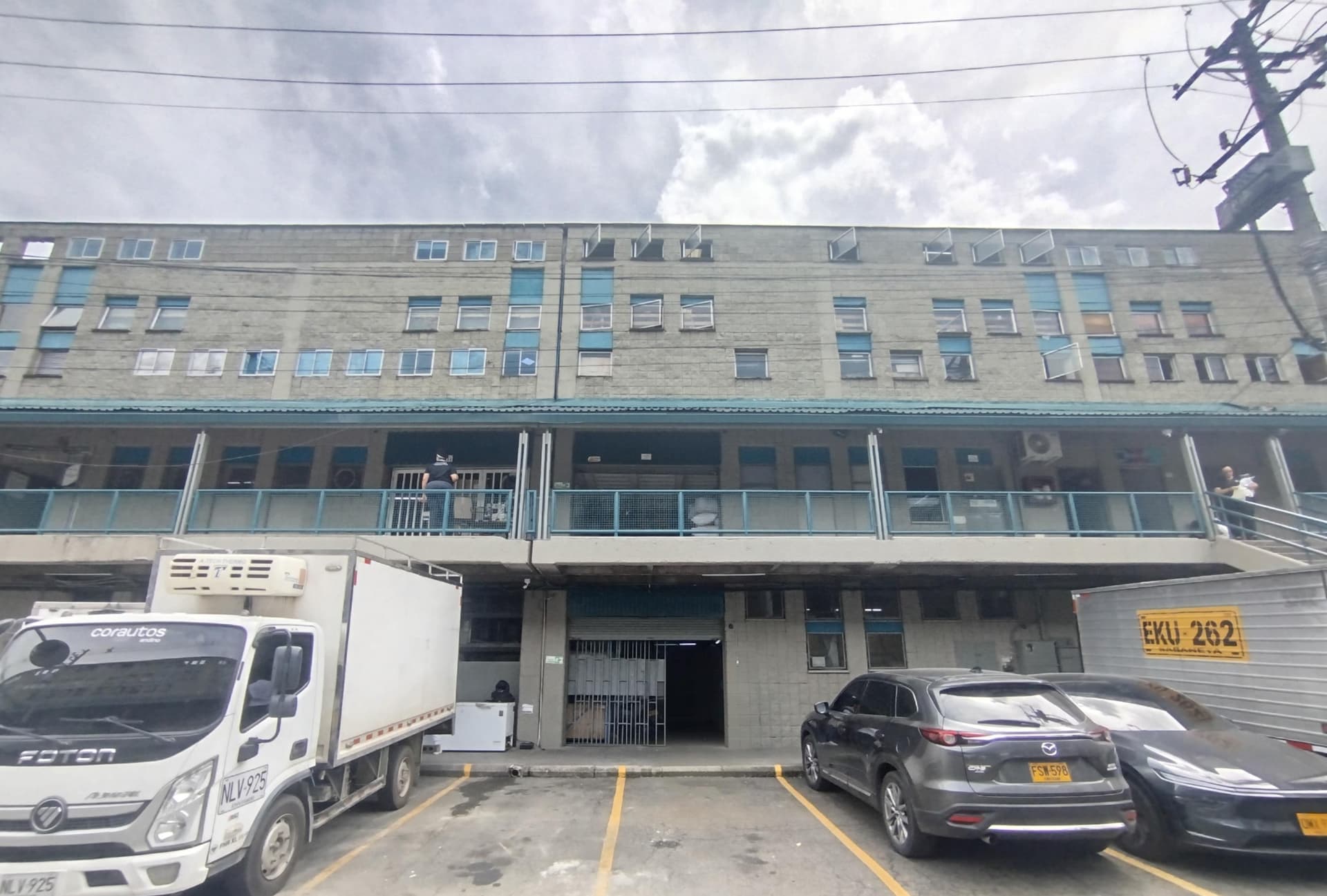 Bodega en arriendo en Guayabal, Belen, Medellín — foto 1 de 9