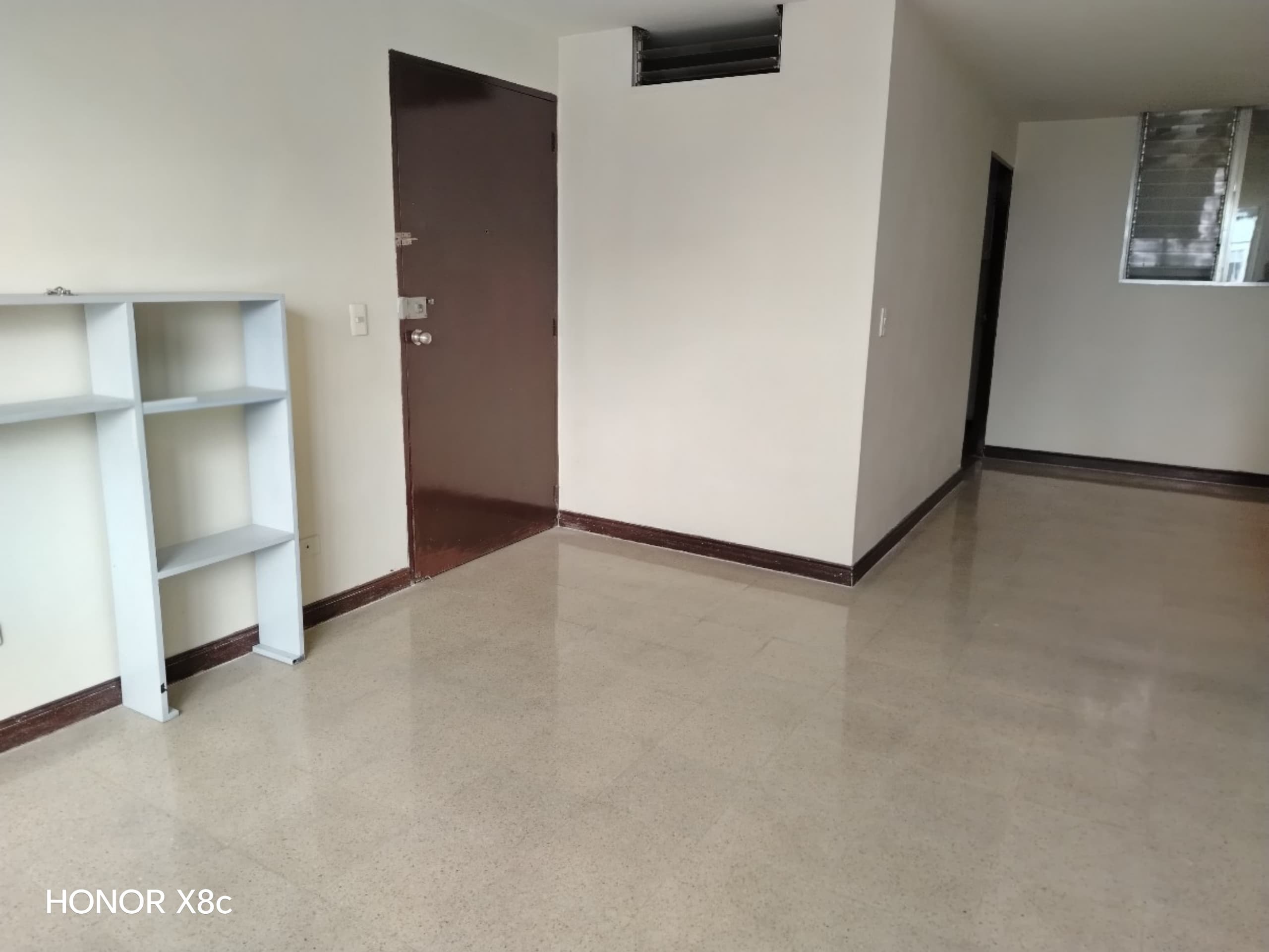 Apartamento en arriendo en Santa Teresita, La America, Medellín — foto 2 de 20