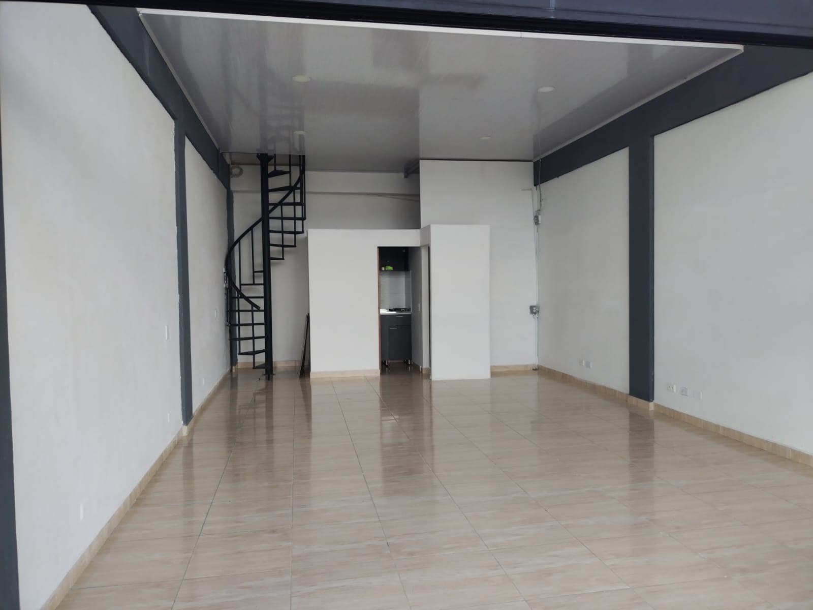 Local en arriendo en Rionegro — foto 3 de 13