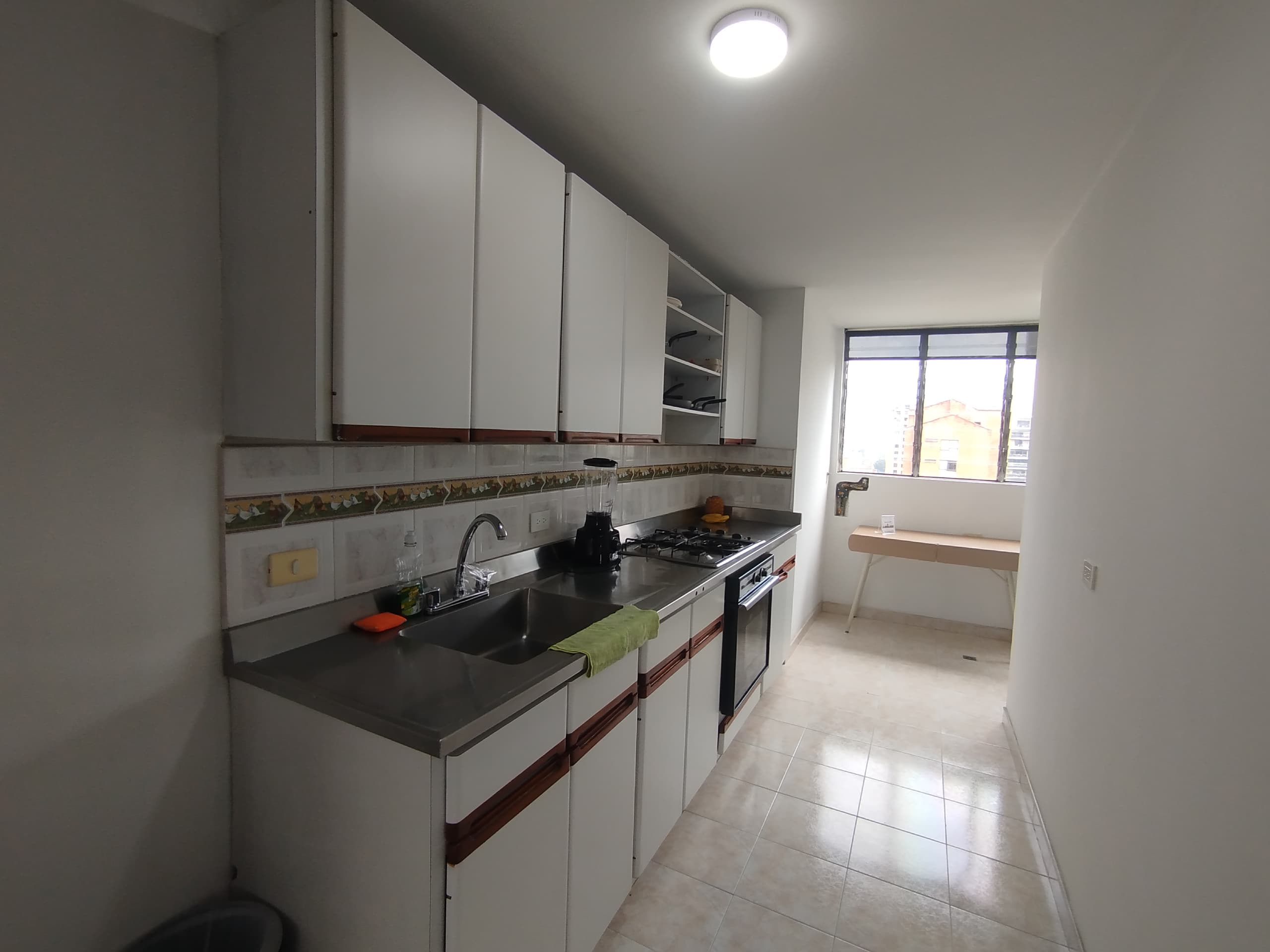 Apartamento en arriendo en La Tomatera, Poblado, Medellín — foto 5 de 20
