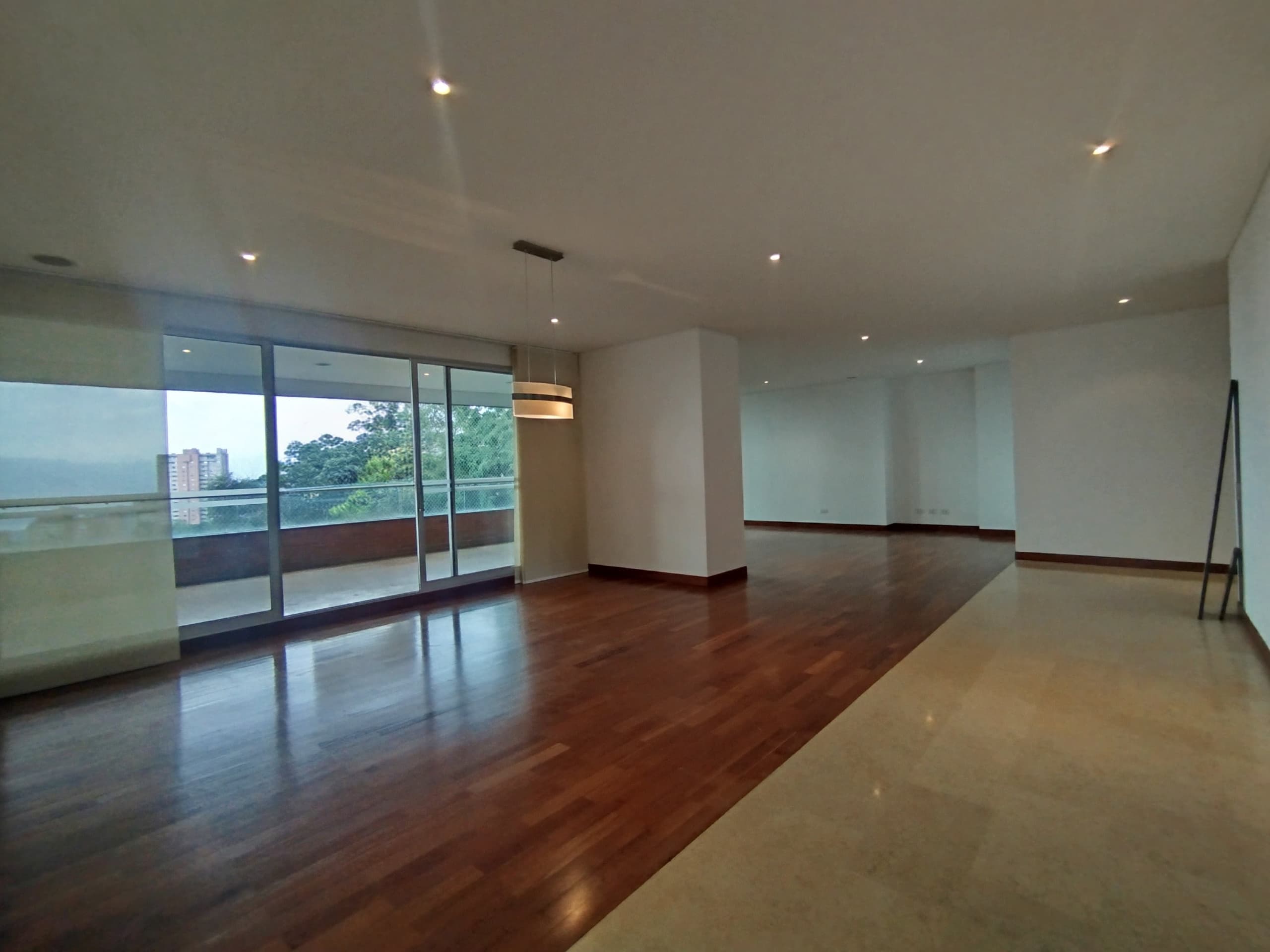 Apartamento en arriendo en La Calera, Poblado, Medellín — foto 2 de 20
