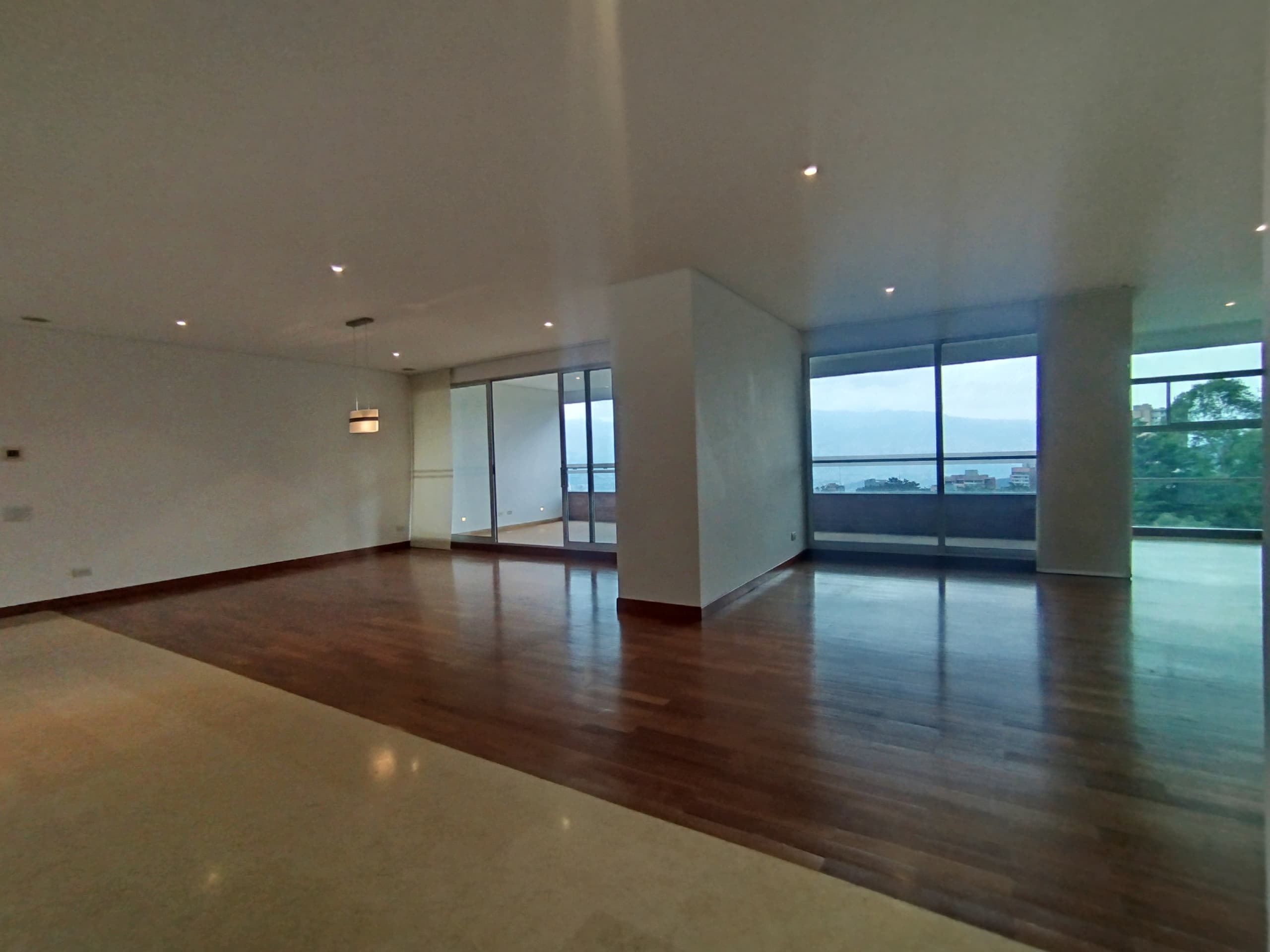 Apartamento en arriendo en La Calera, Poblado, Medellín — foto 3 de 20